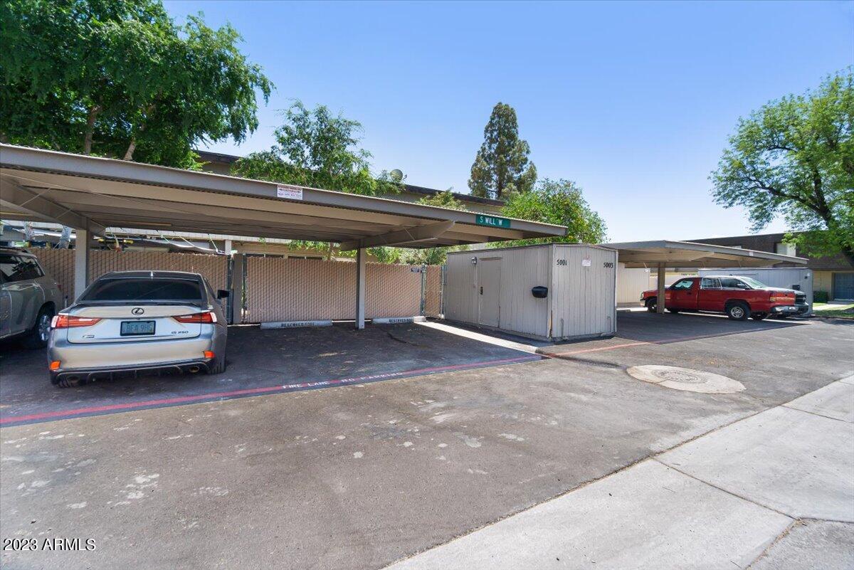 5001 S WILLOW Drive