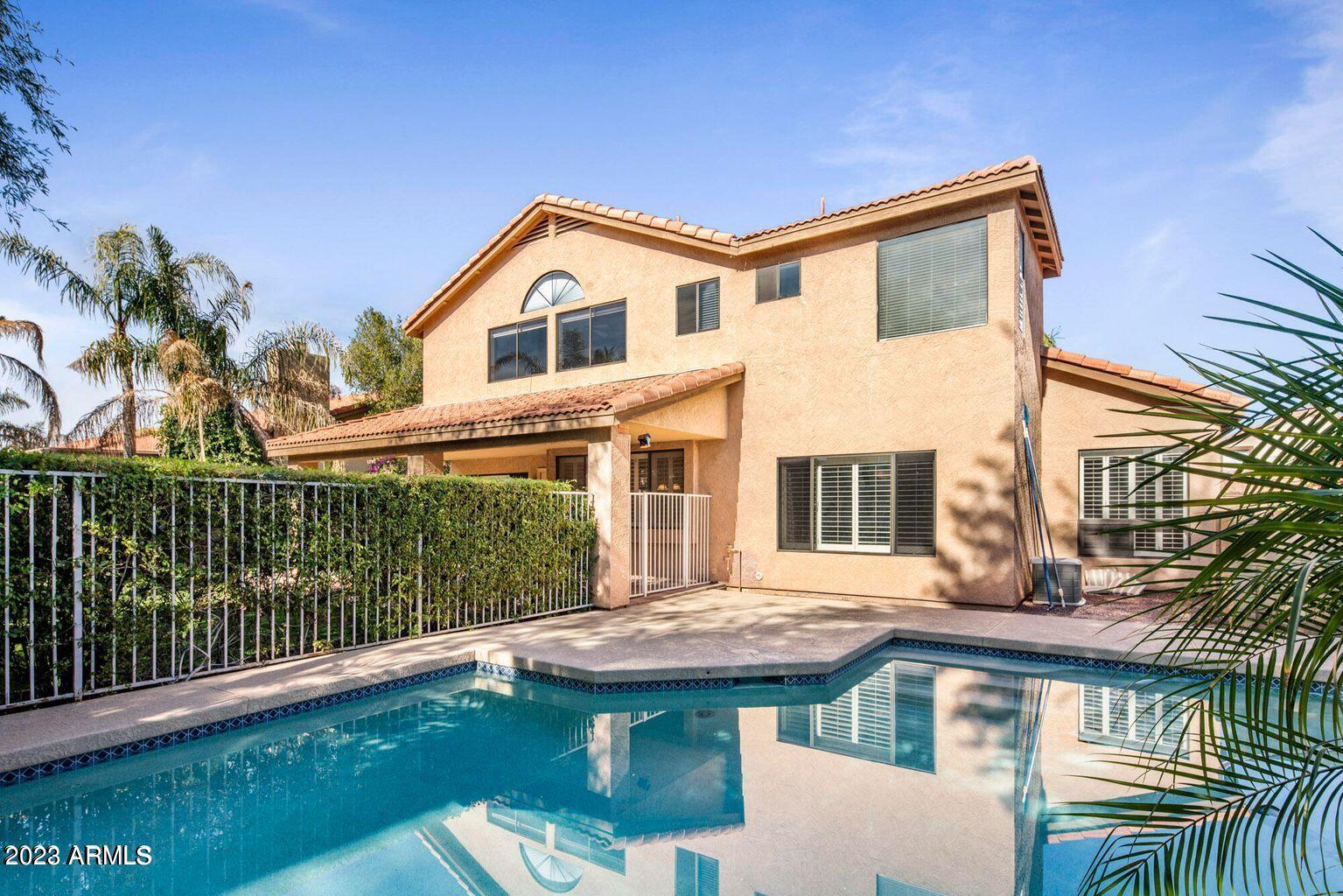 5643 E BEVERLY Lane