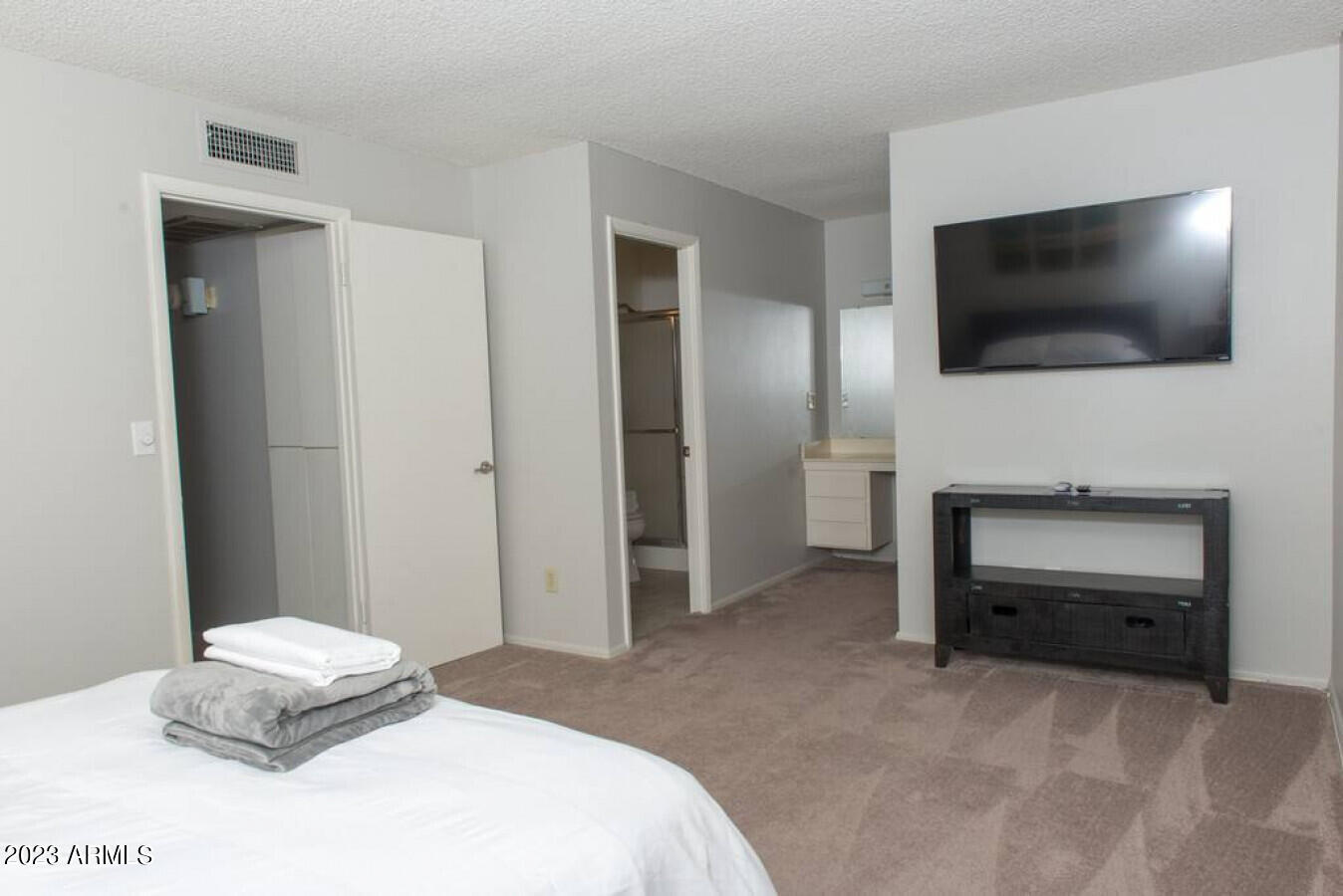 7643 E MONTECITO Avenue