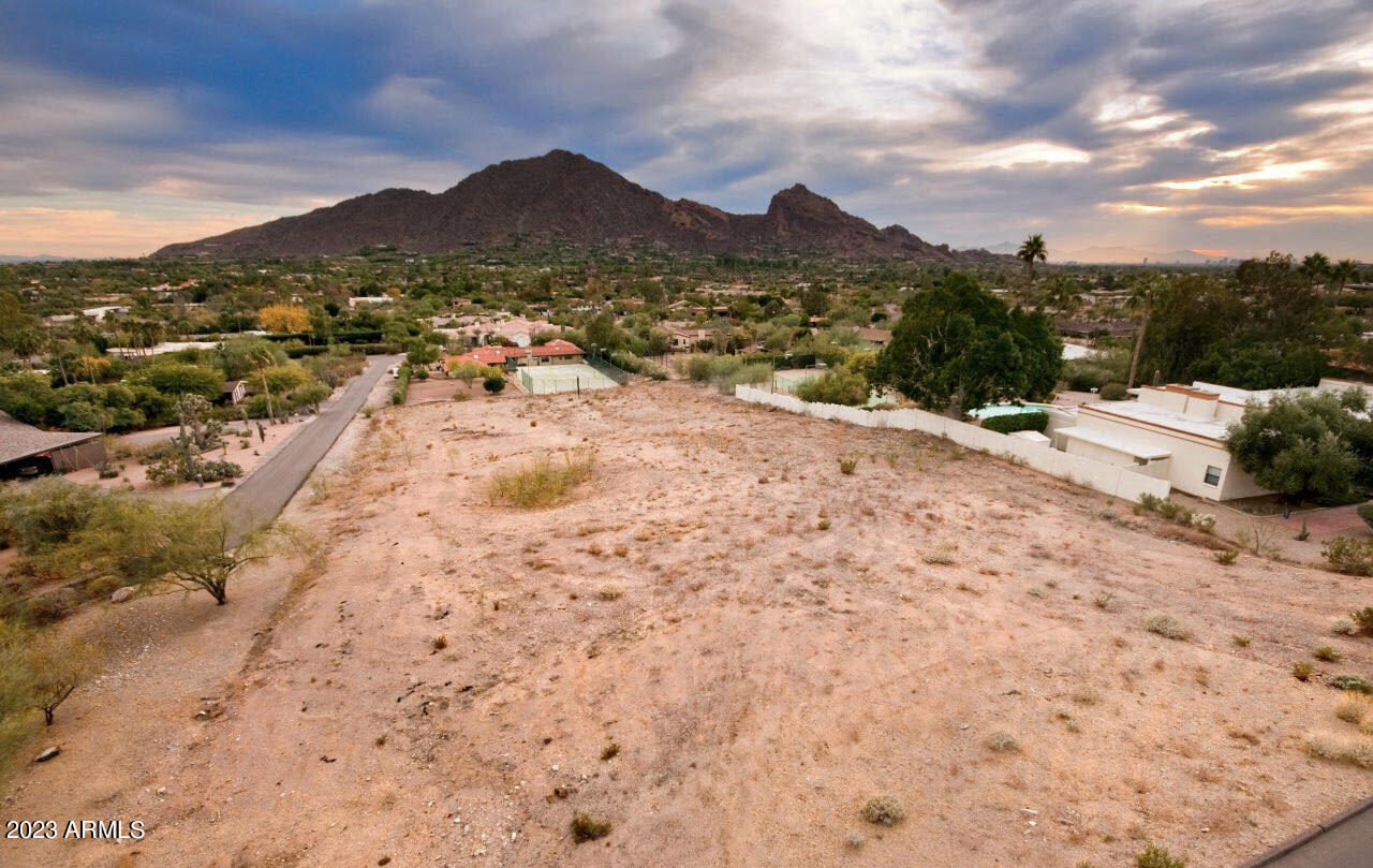 5729 E INDIAN BEND Road Unit: -