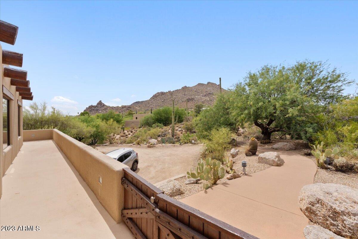 2158 E Quails Nest Drive