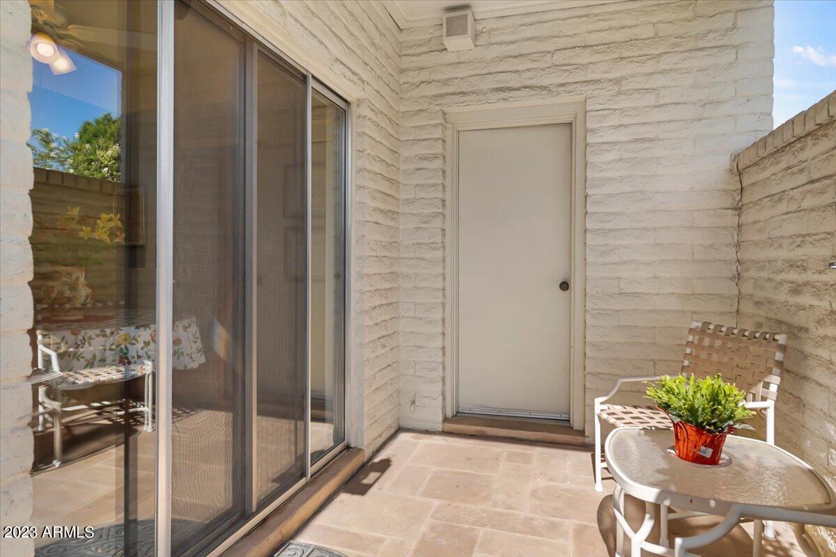 122 E SAN MIGUEL Avenue