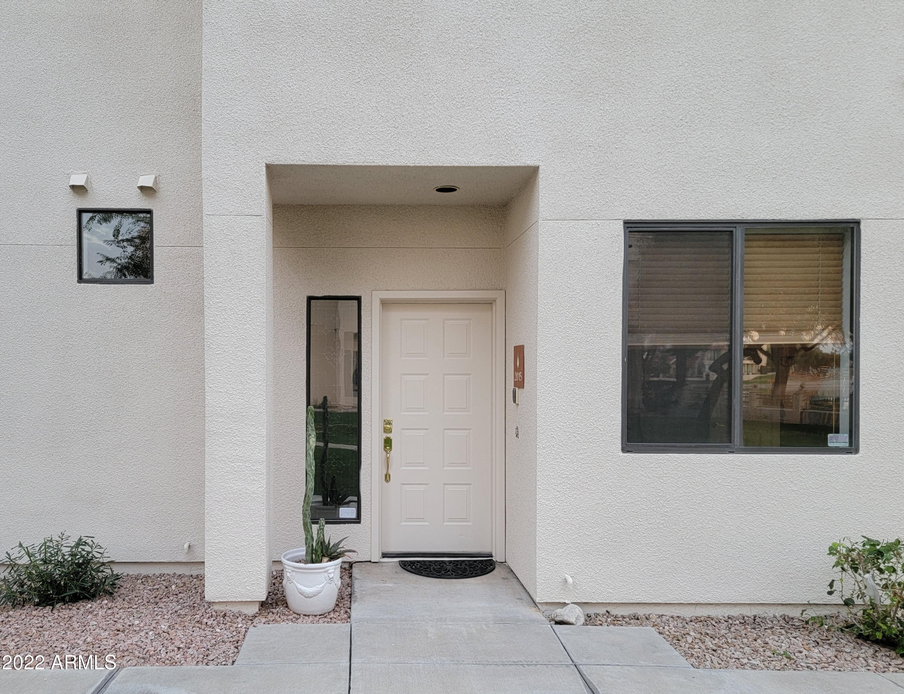 8270 N HAYDEN Road Unit: 2015