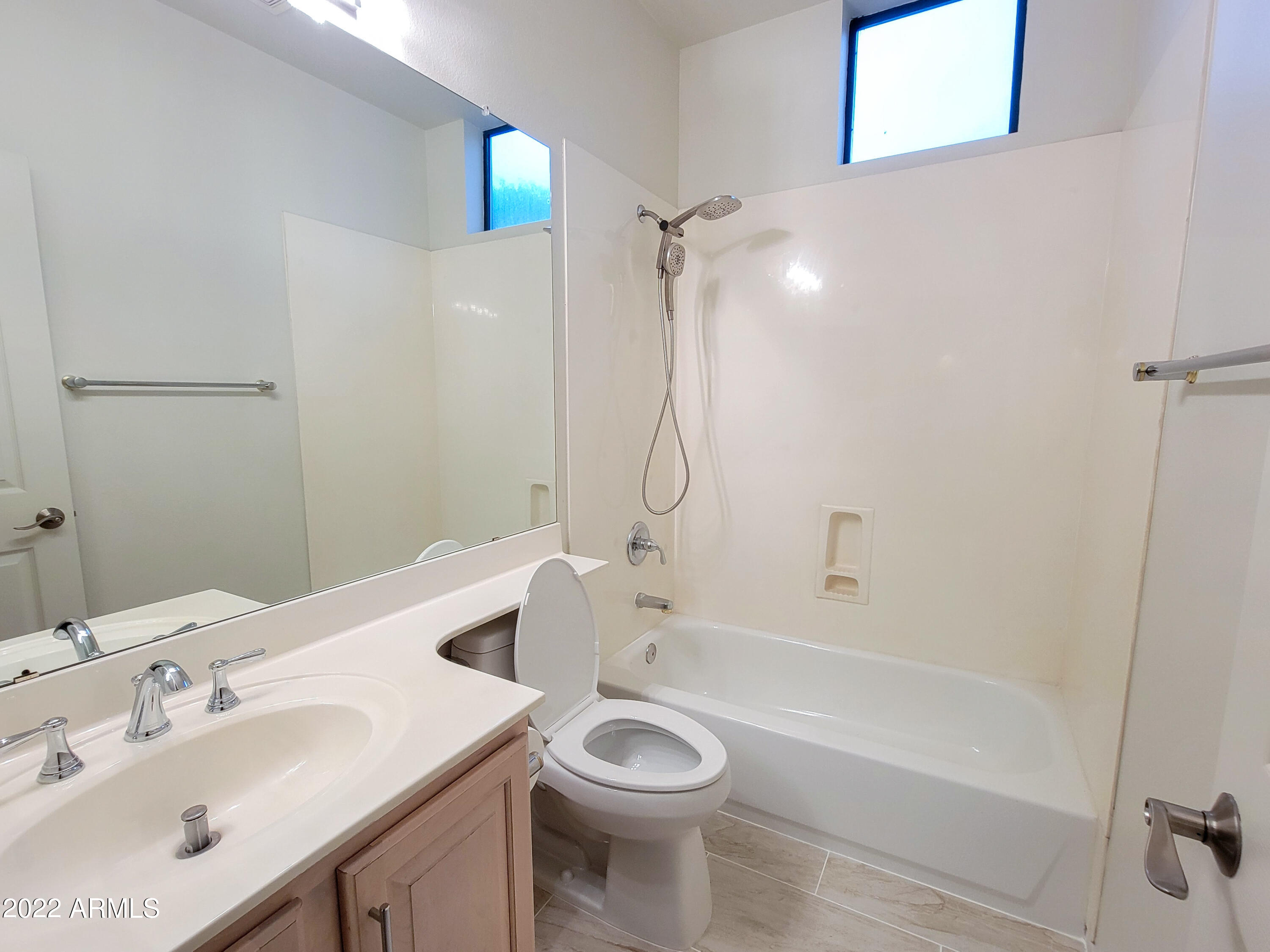 8270 N HAYDEN Road Unit: 2015