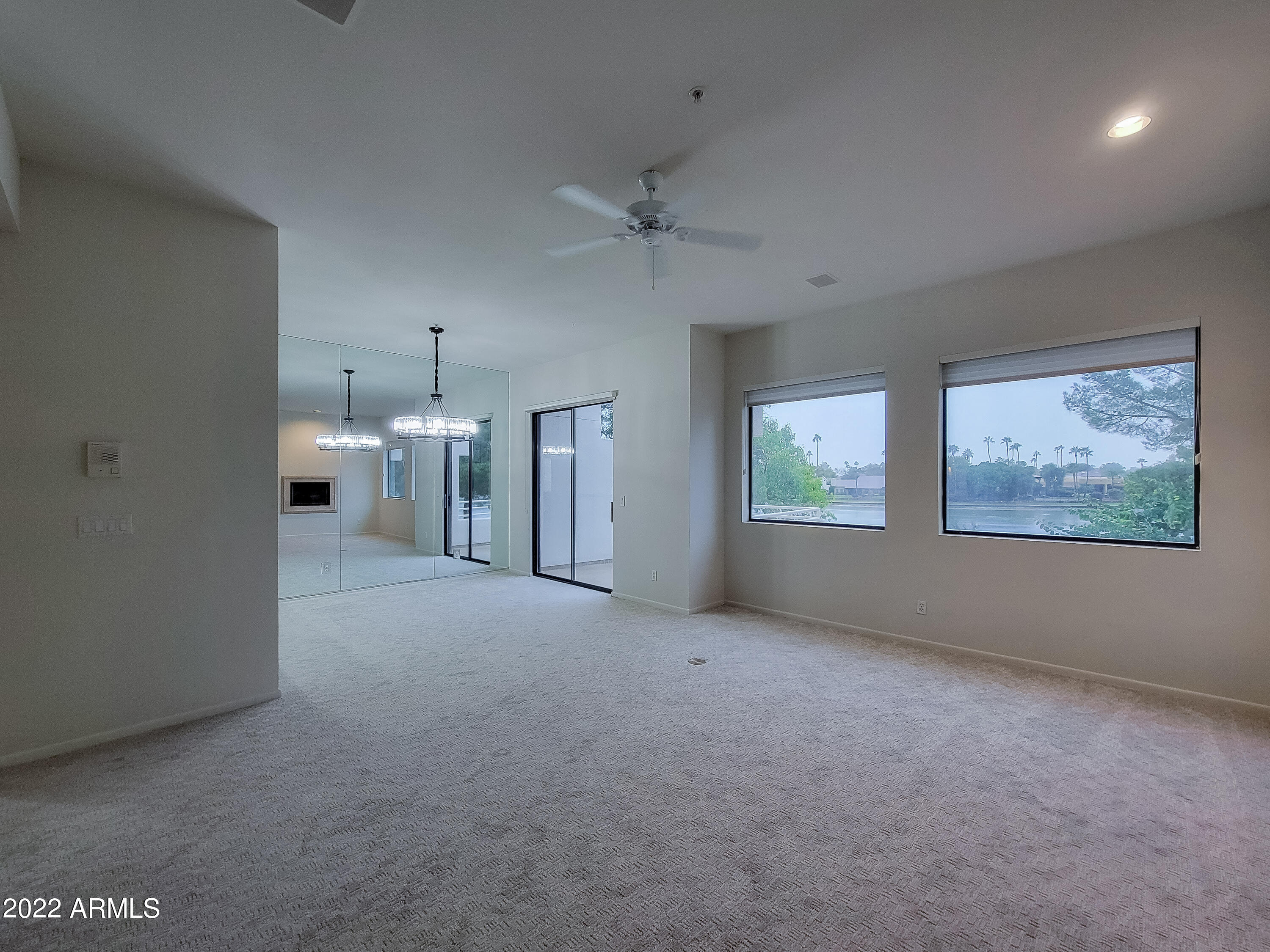 8270 N HAYDEN Road Unit: 2015