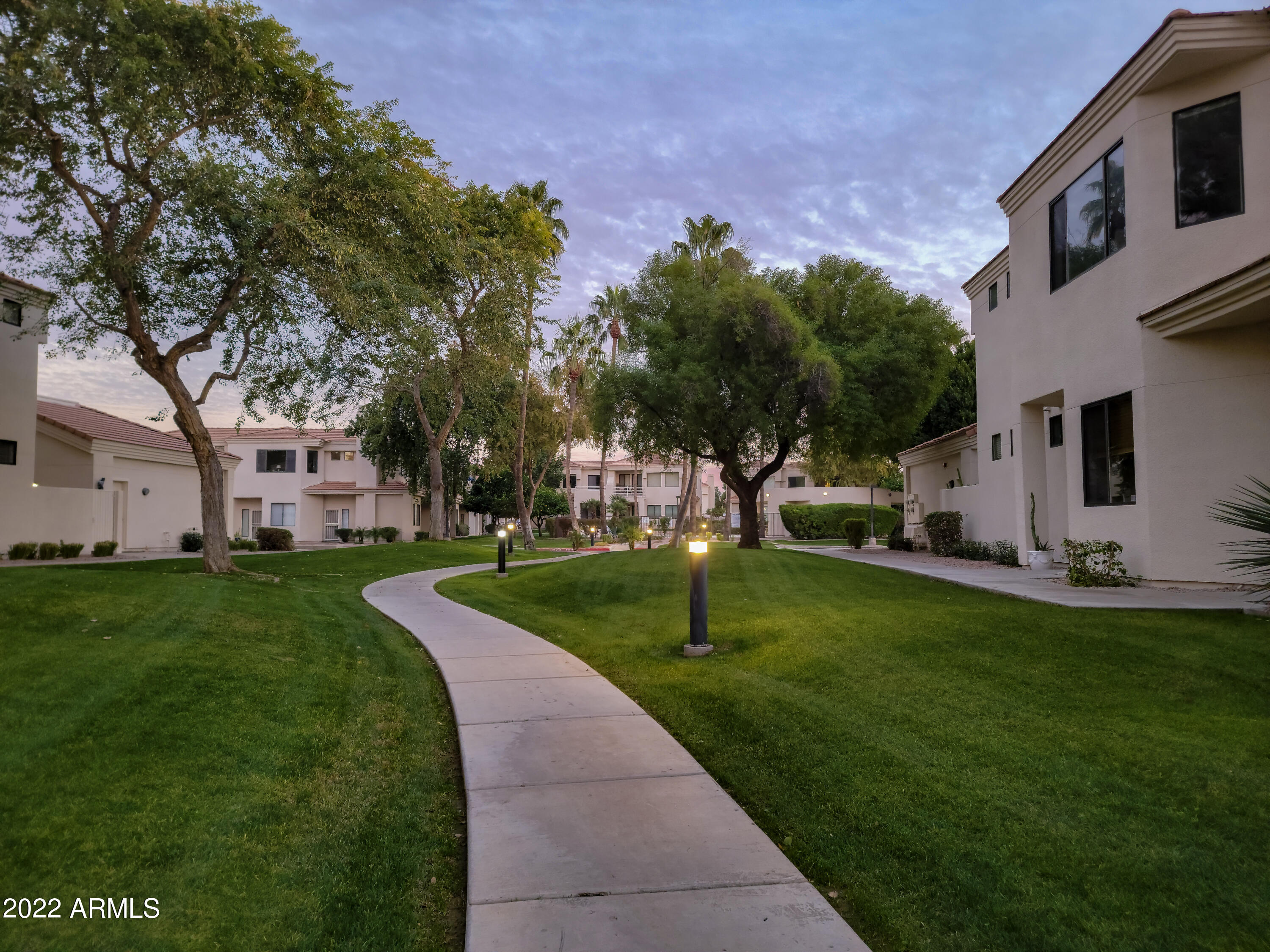 8270 N HAYDEN Road Unit: 2015