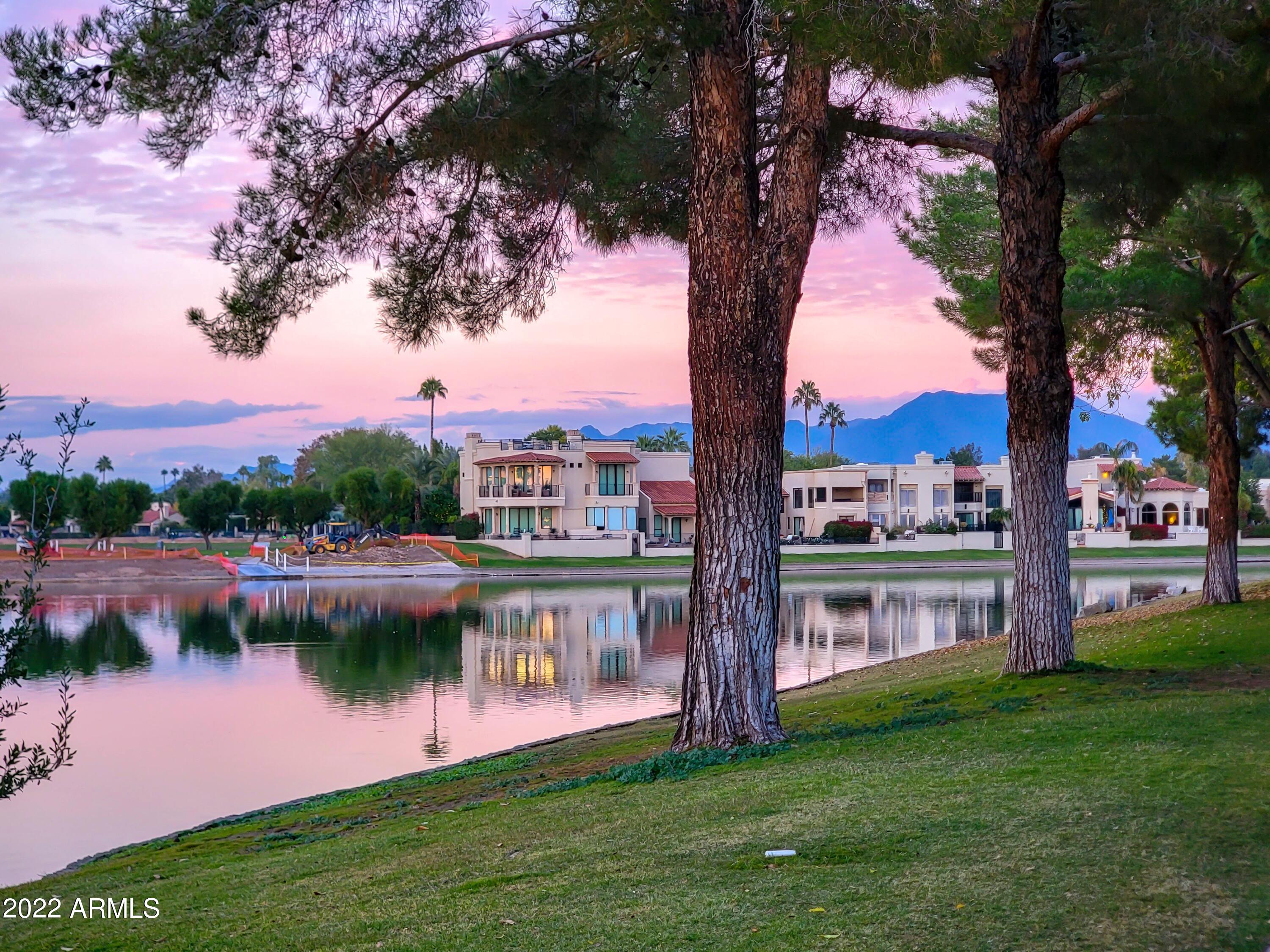 8270 N HAYDEN Road Unit: 2015