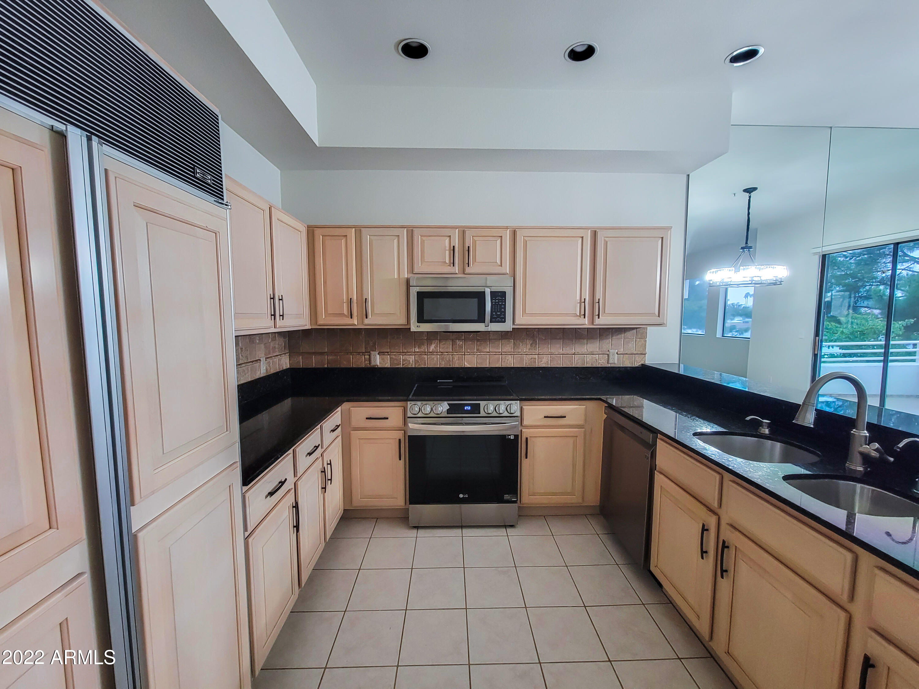 8270 N HAYDEN Road Unit: 2015