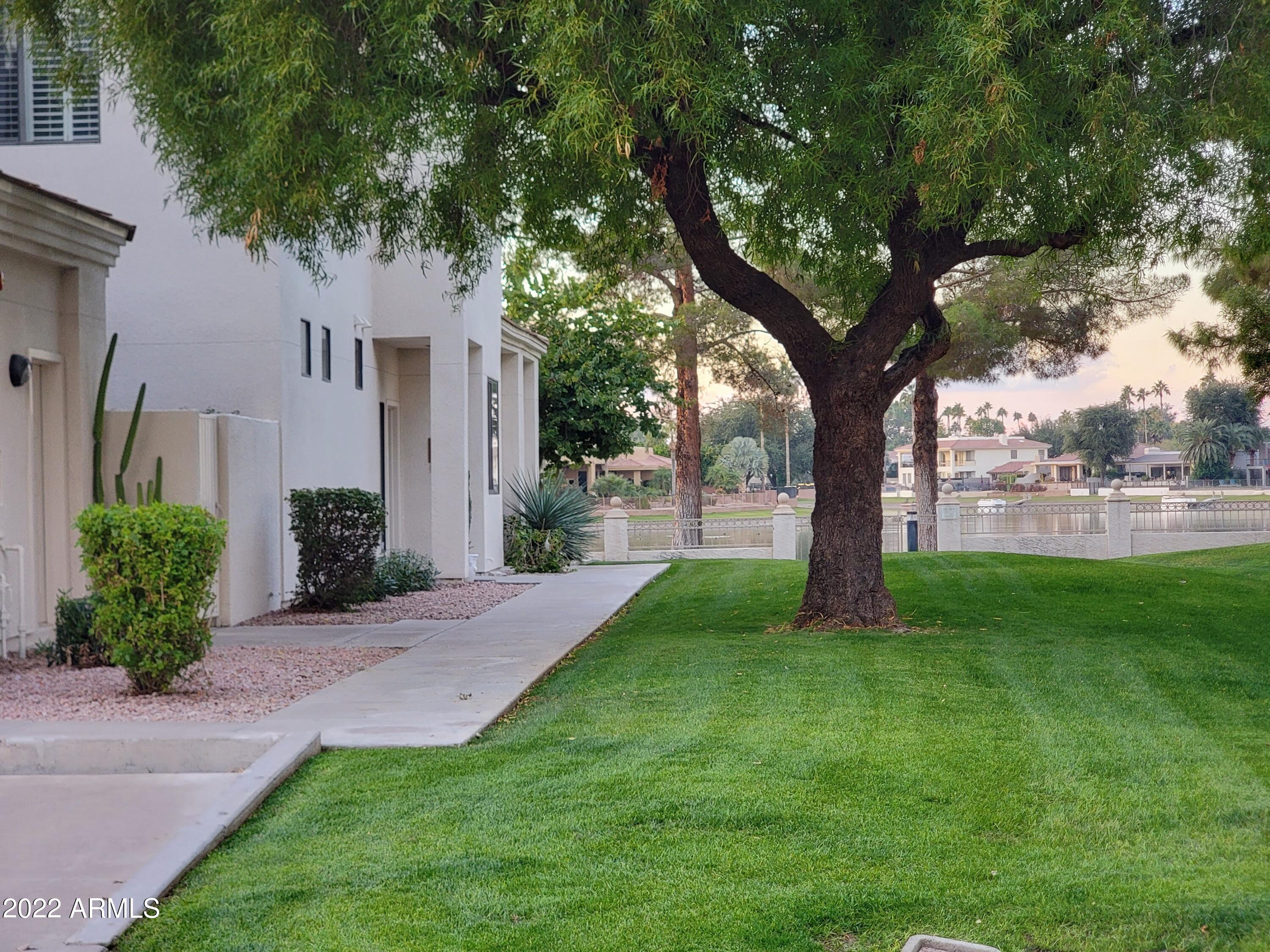 8270 N HAYDEN Road Unit: 2015