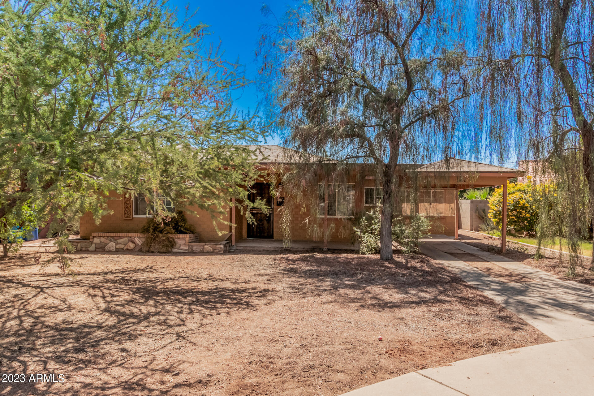 1822 N 18TH Place