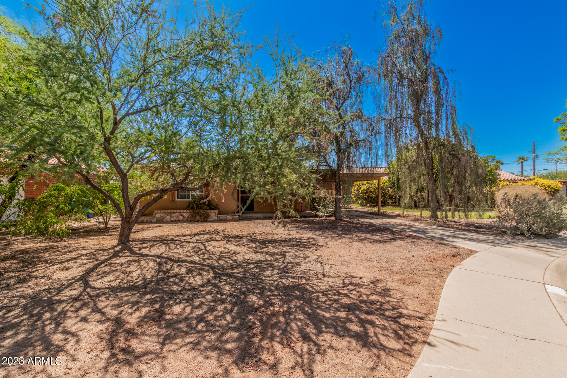 1822 N 18TH Place