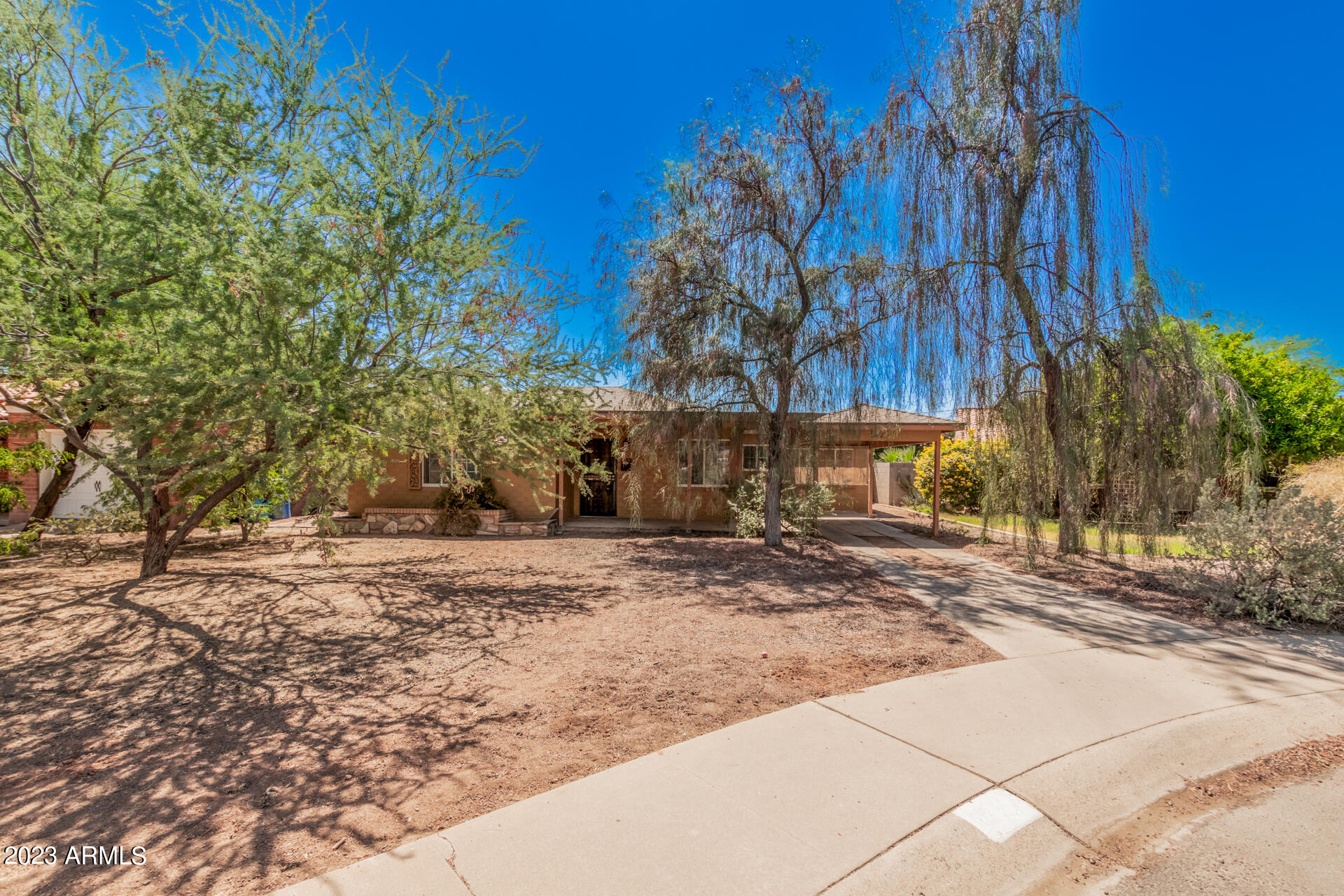 1822 N 18TH Place