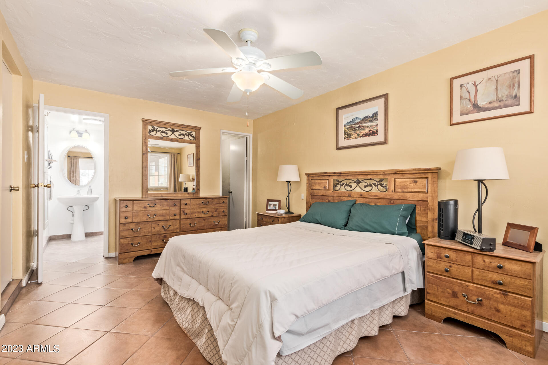 1822 N 18TH Place
