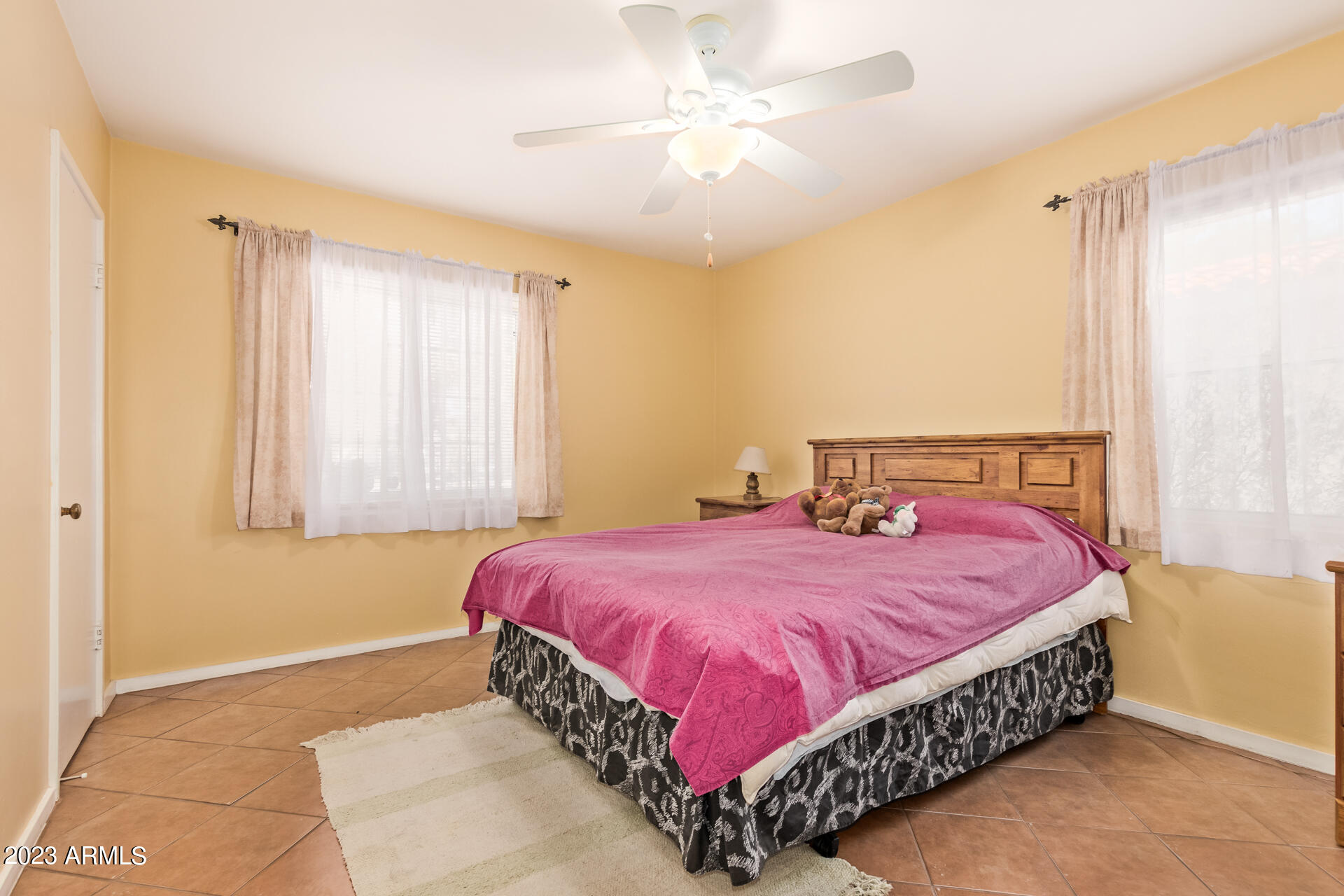 1822 N 18TH Place