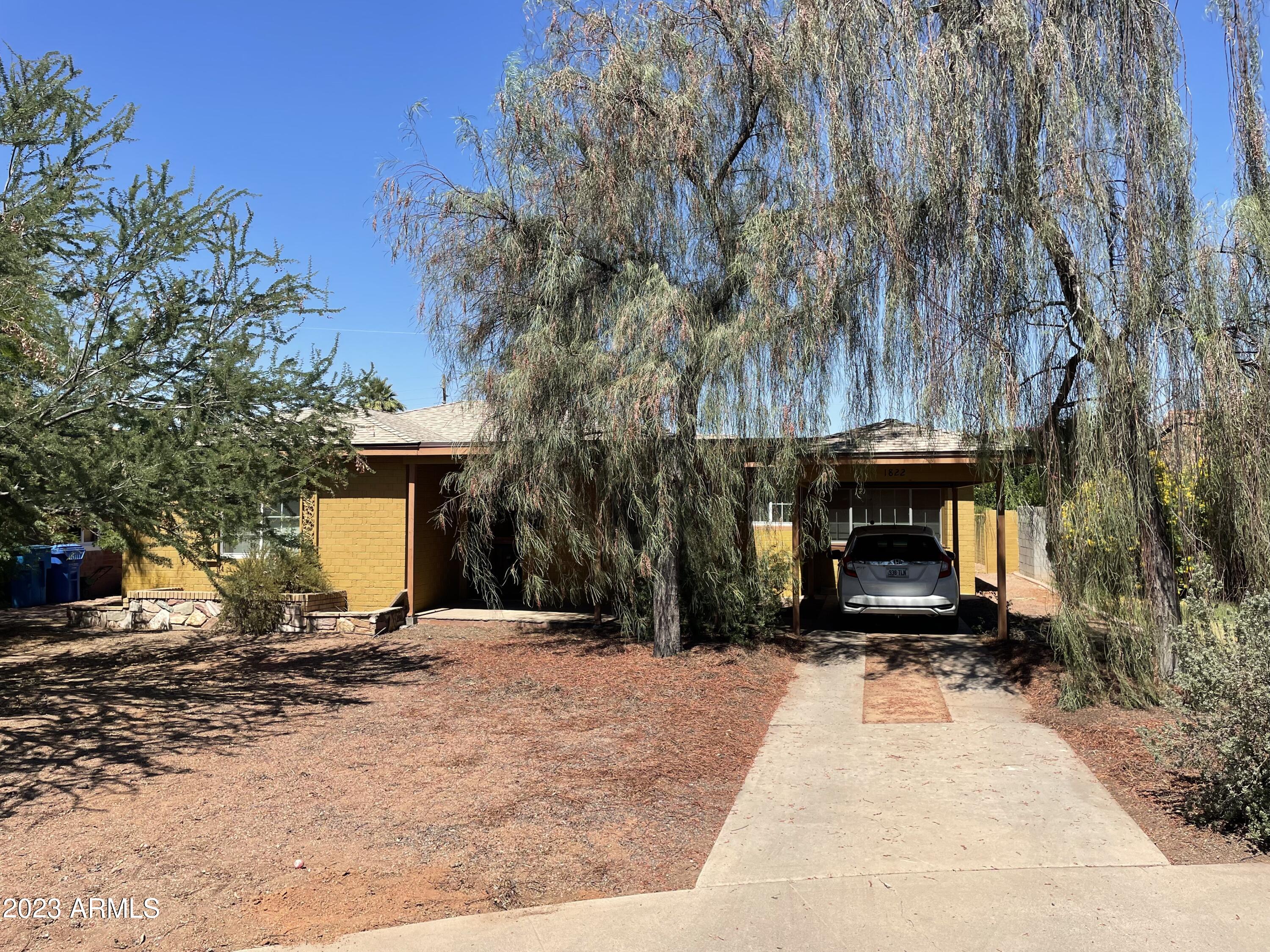 1822 N 18TH Place