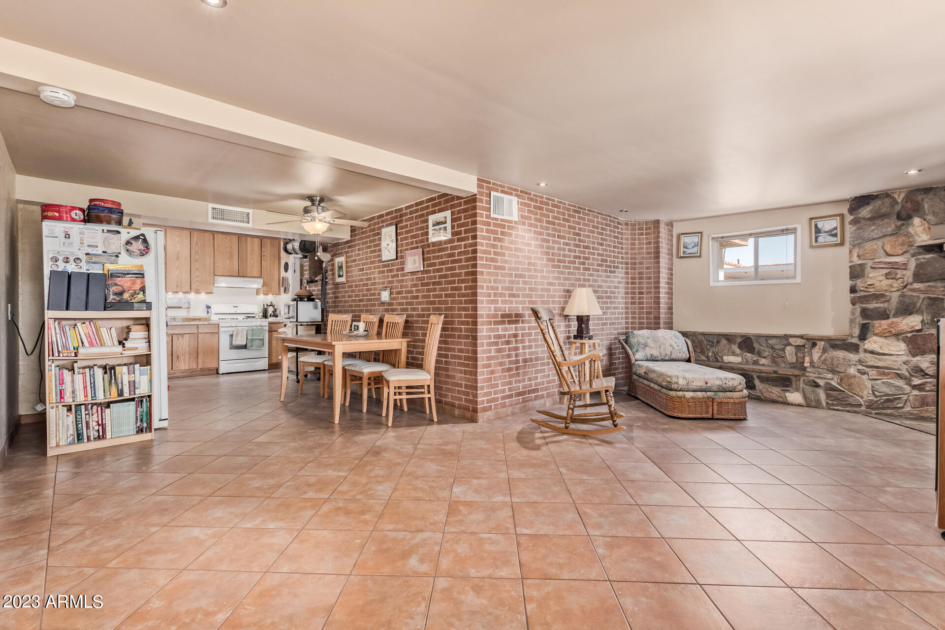1822 N 18TH Place