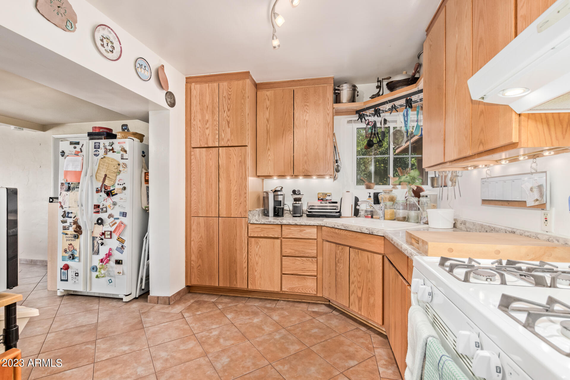 1822 N 18TH Place