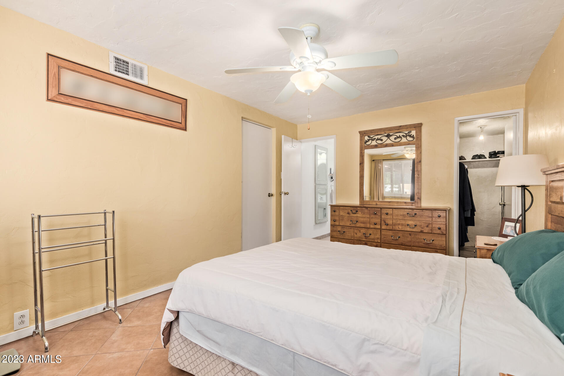1822 N 18TH Place