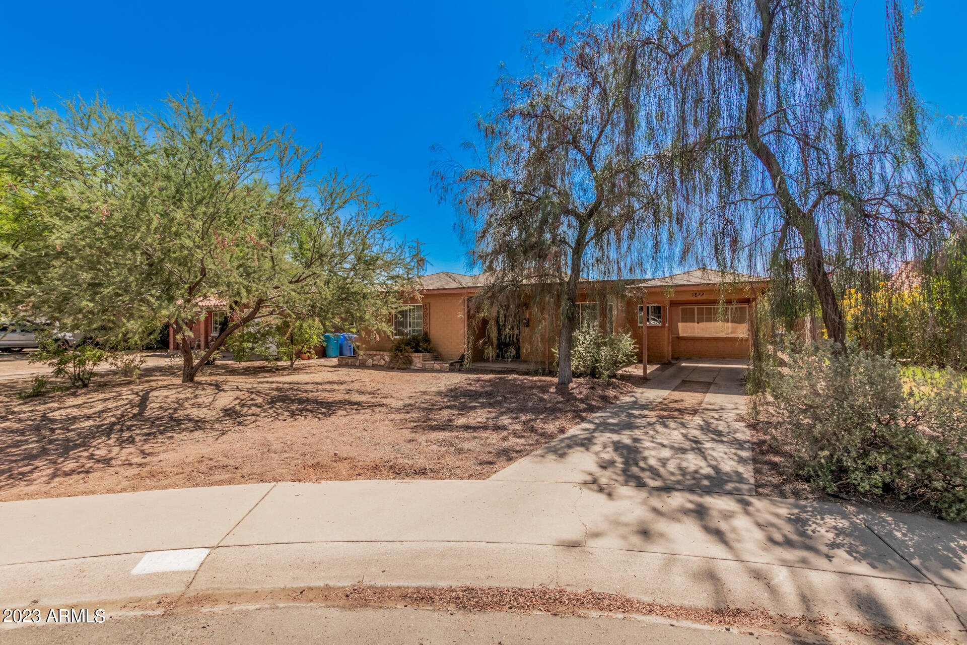 1822 N 18TH Place
