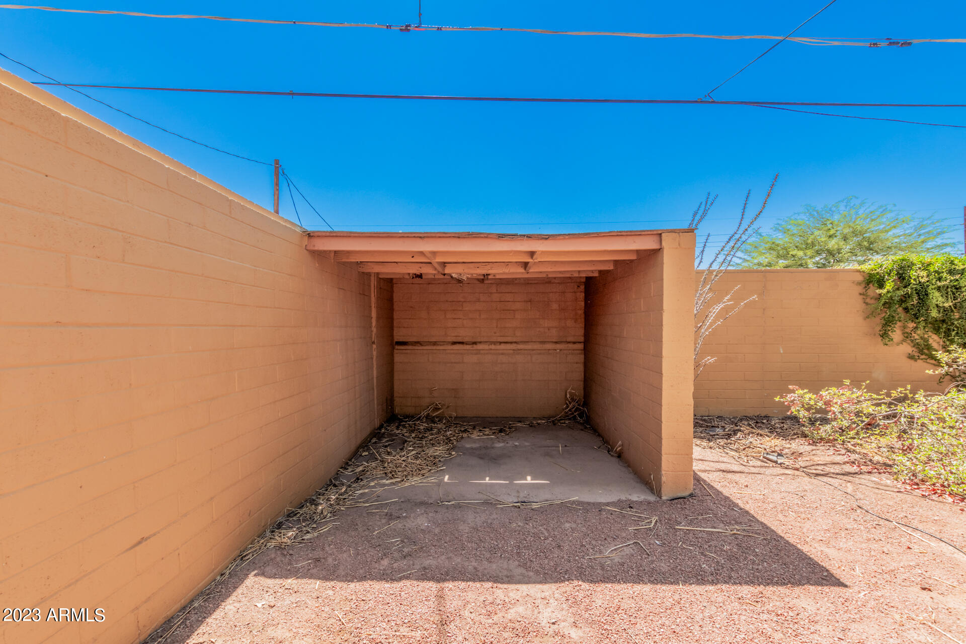 1822 N 18TH Place