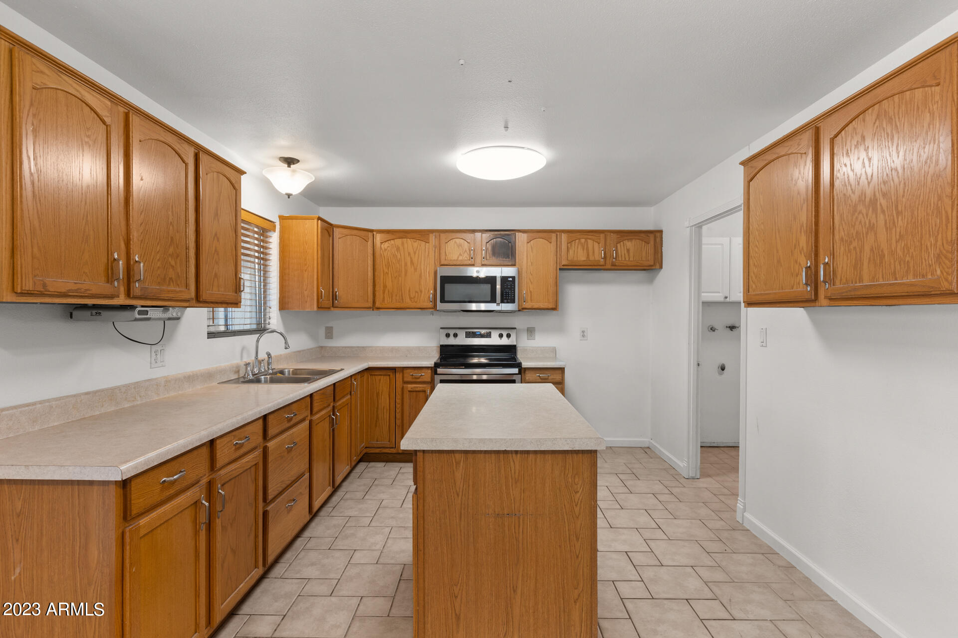 5337 W CORONADO Road