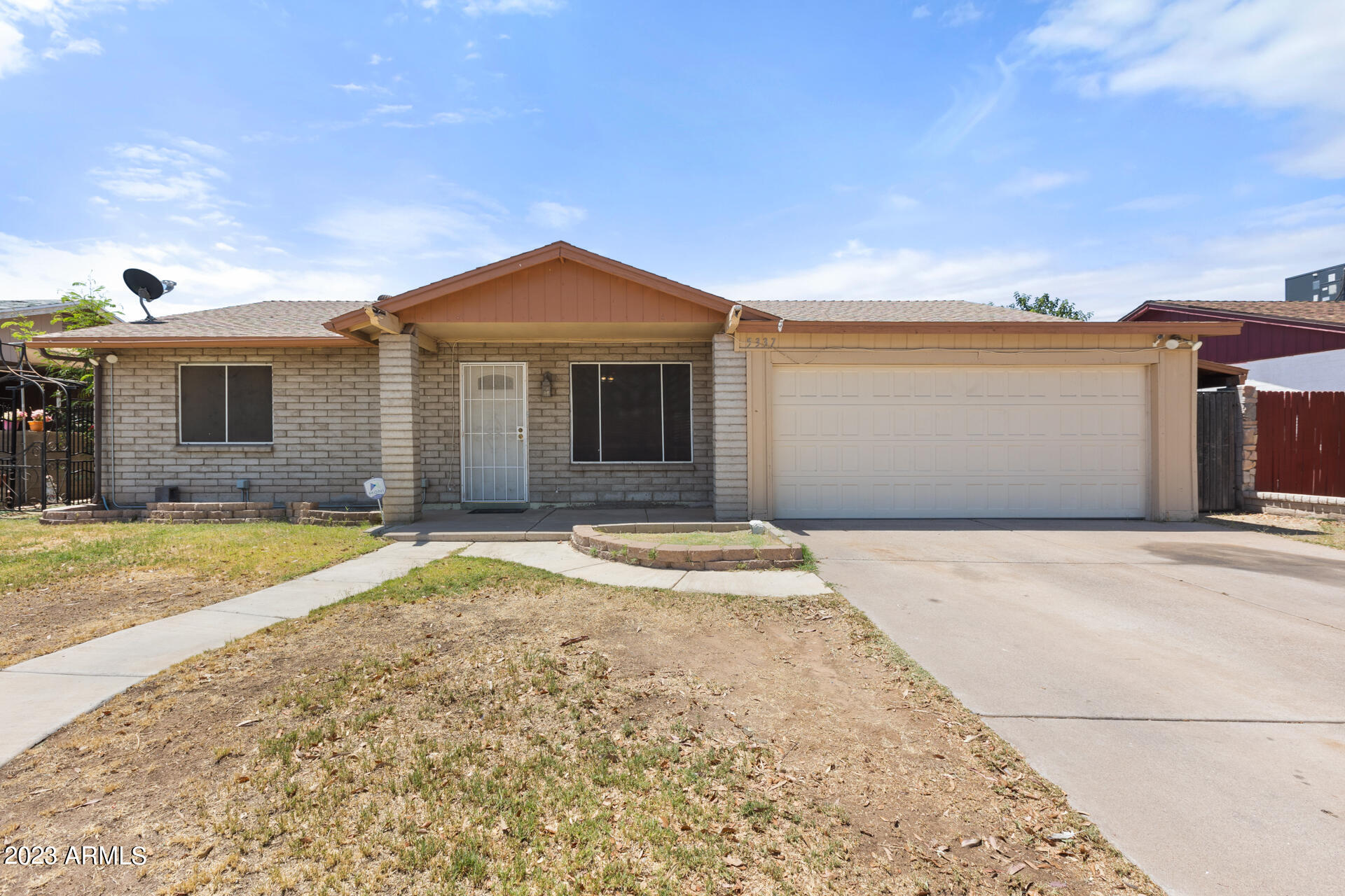 5337 W CORONADO Road