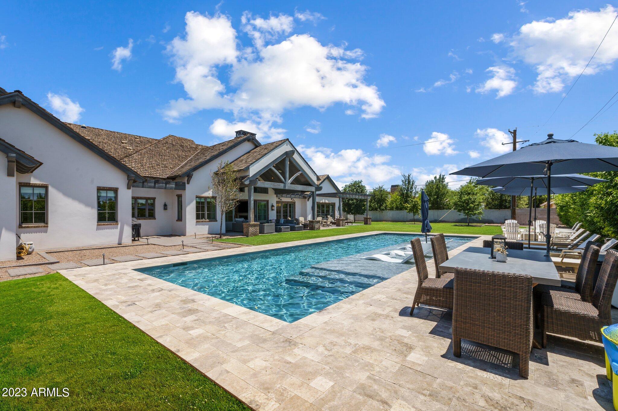 4507 E LAFAYETTE Boulevard