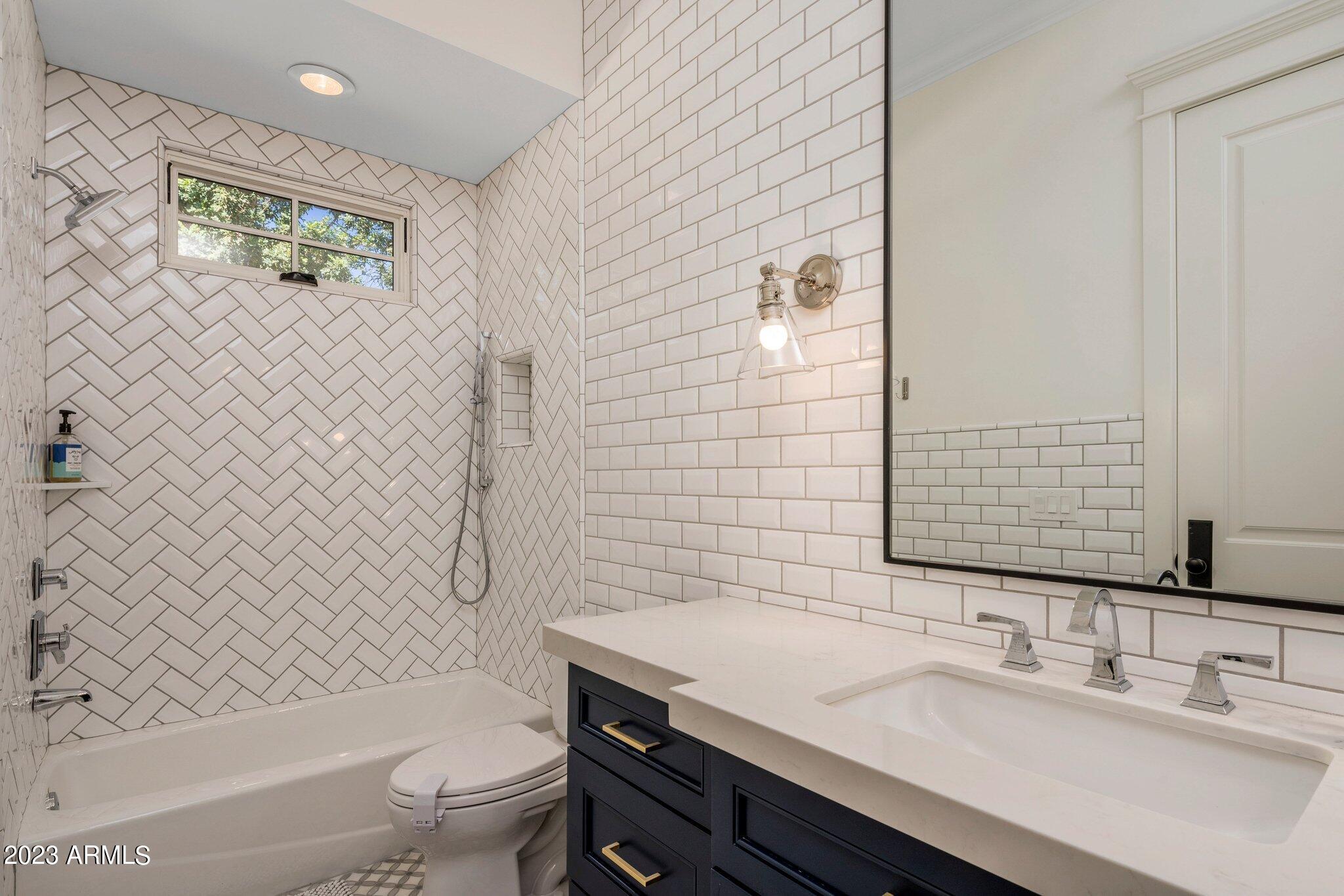 4507 E LAFAYETTE Boulevard