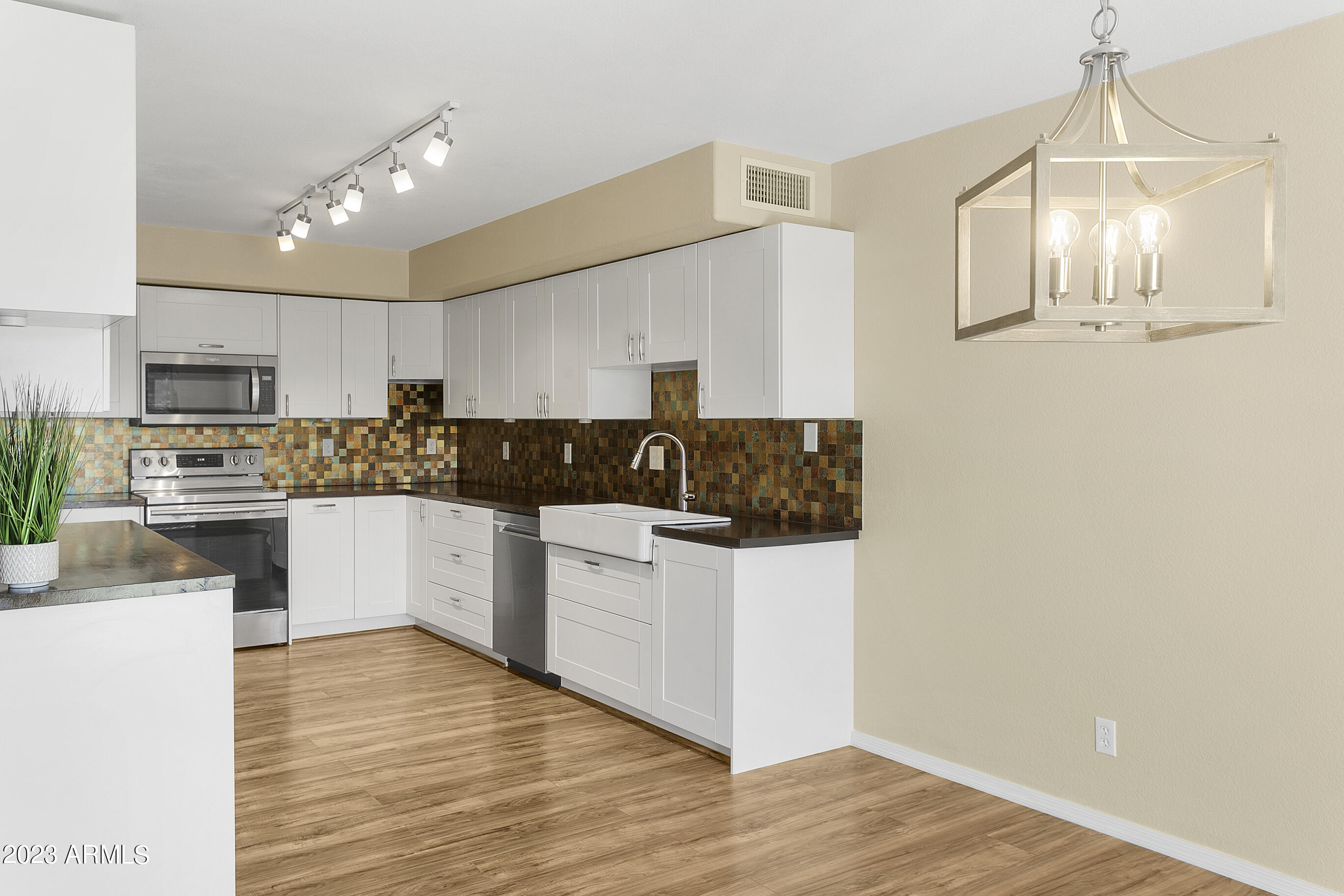 1175 W SALMON Court