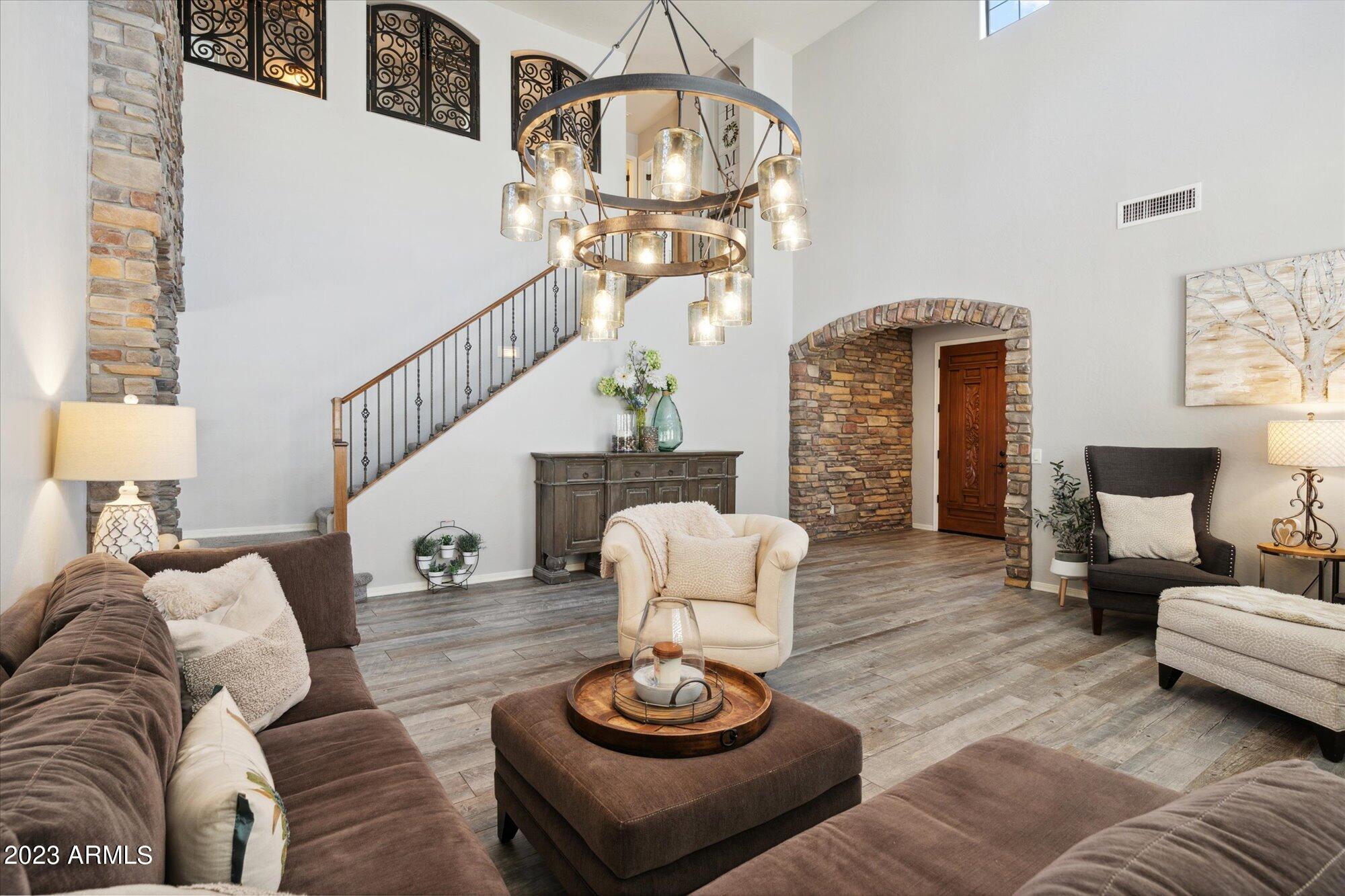 2763 S PENROSE Drive