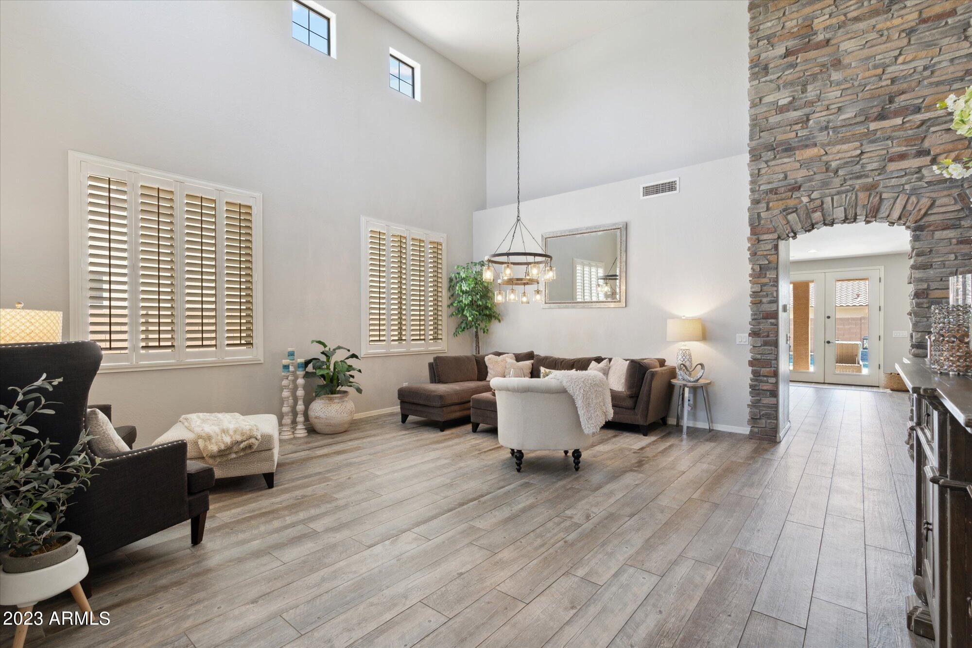 2763 S PENROSE Drive