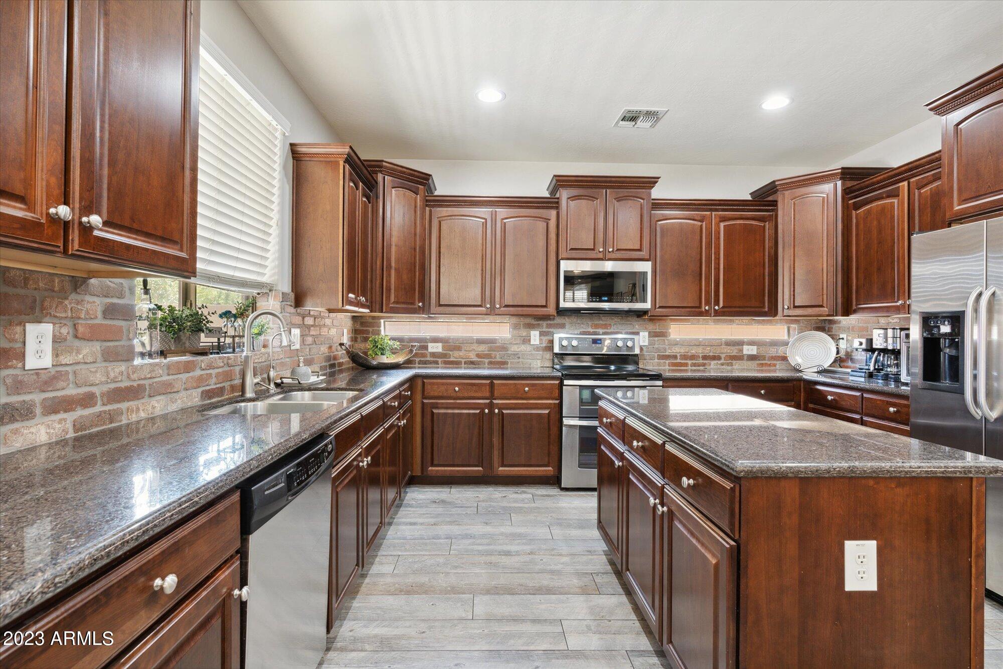 2763 S PENROSE Drive