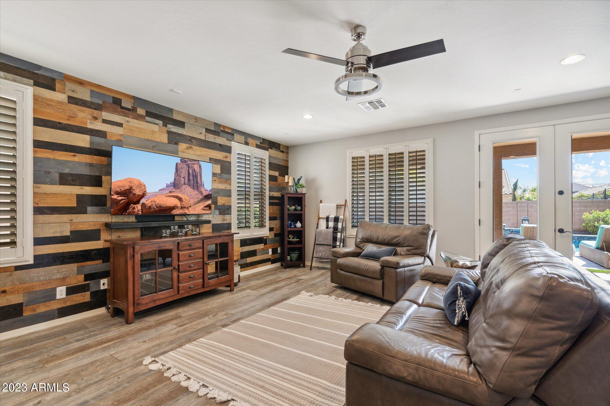 2763 S PENROSE Drive