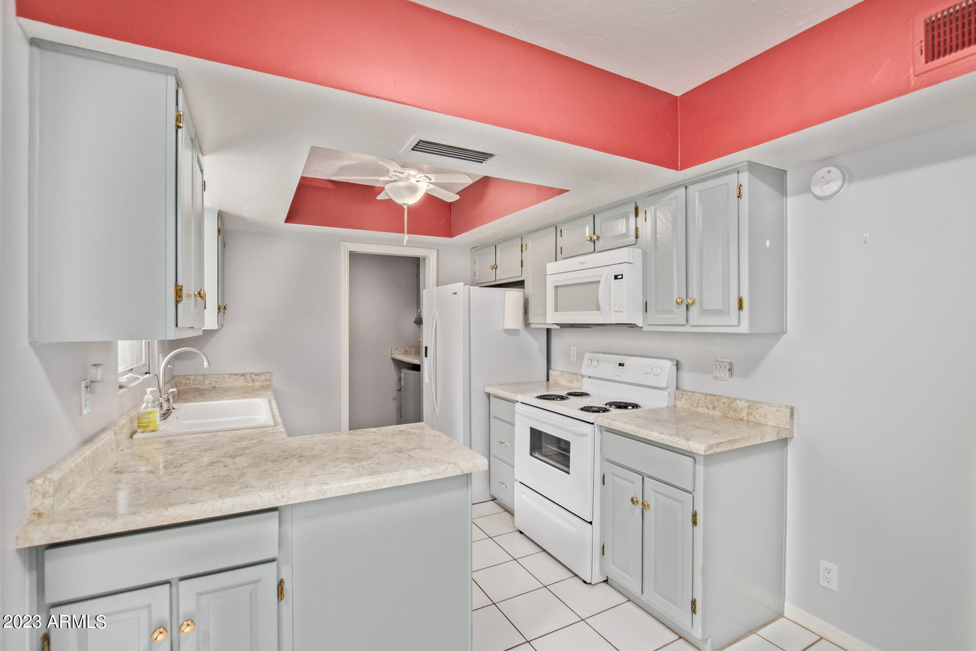 8101 N CENTRAL Avenue Unit: 3