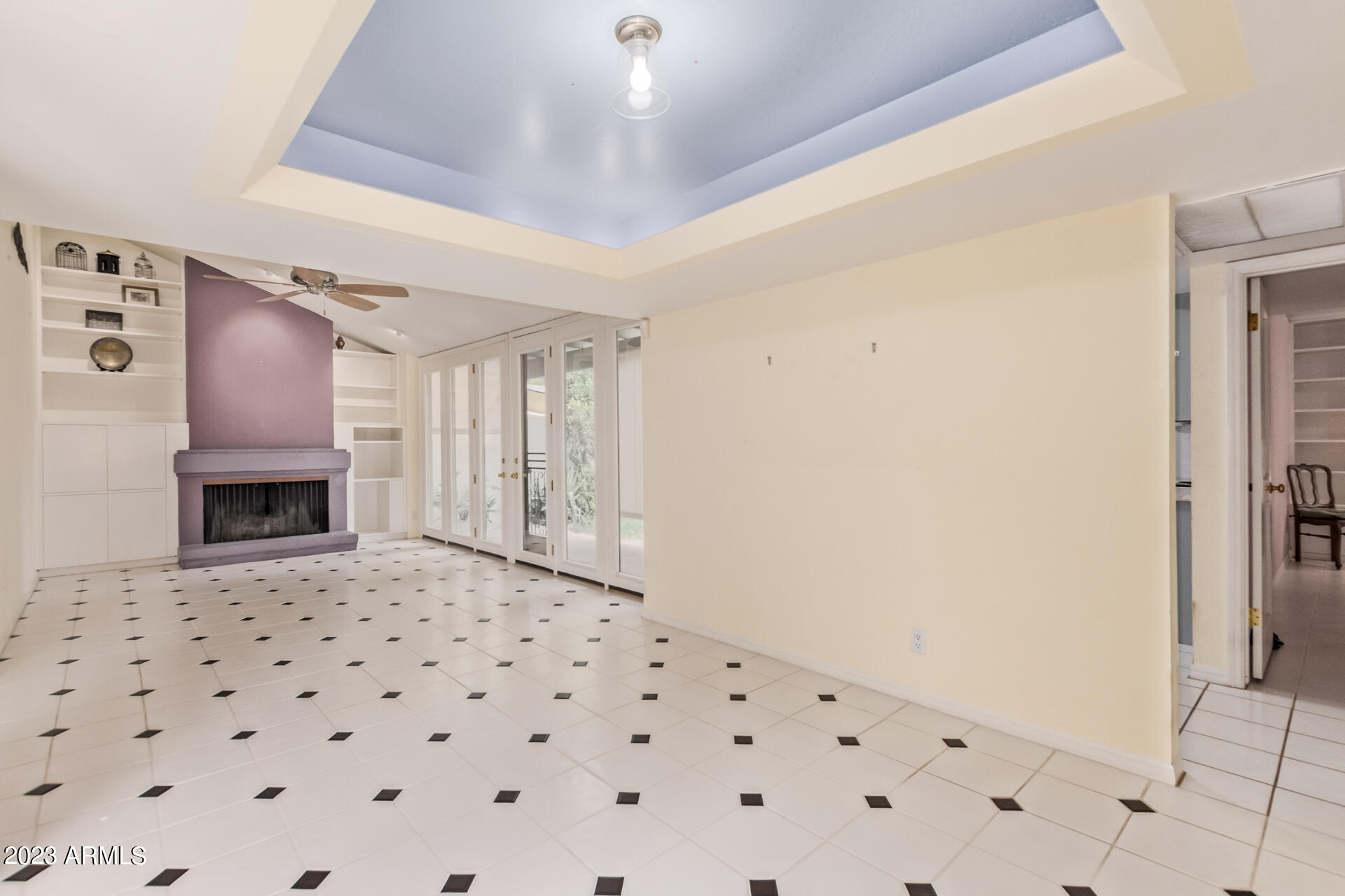 8101 N CENTRAL Avenue Unit: 3