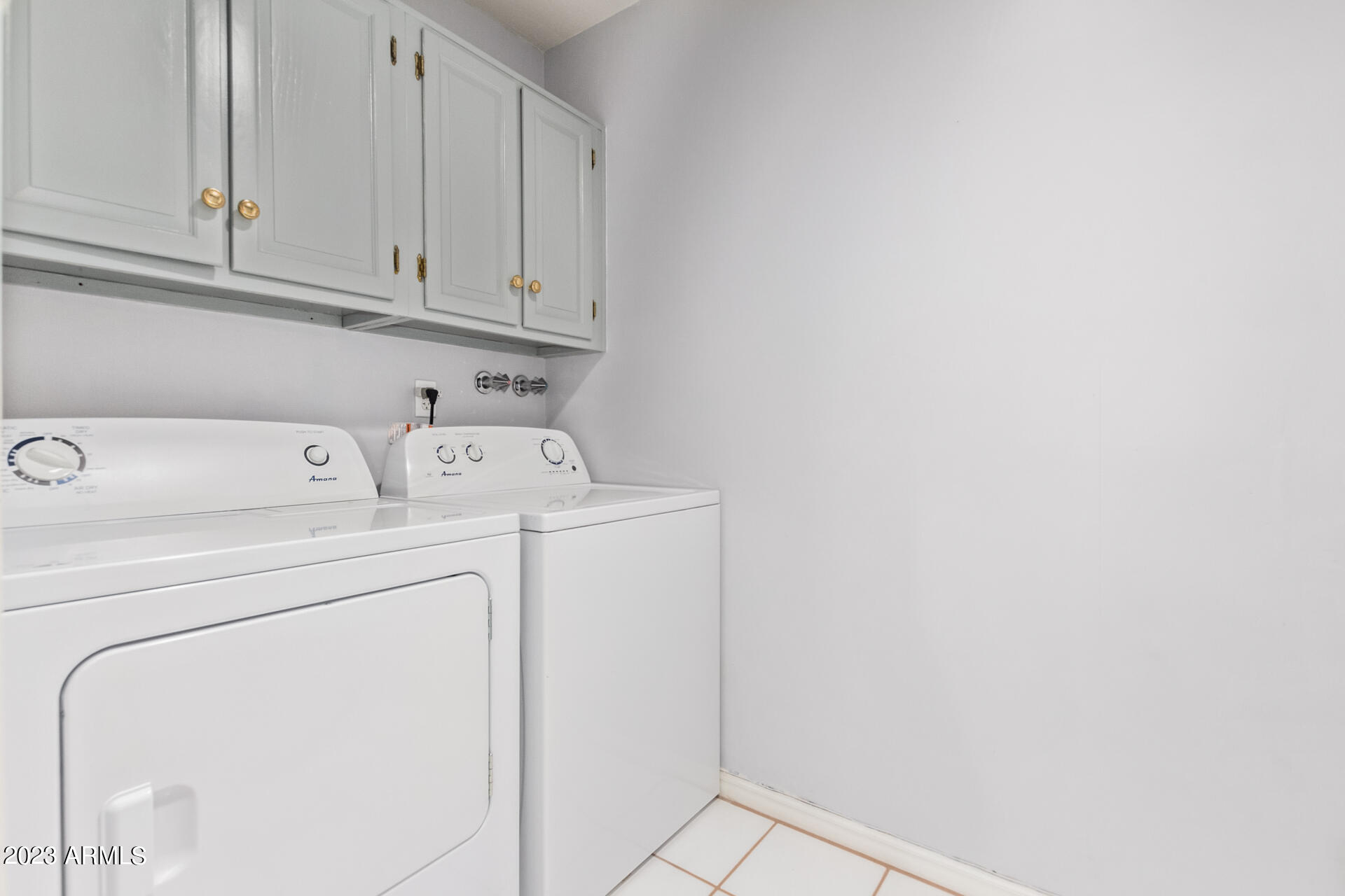 8101 N CENTRAL Avenue Unit: 3