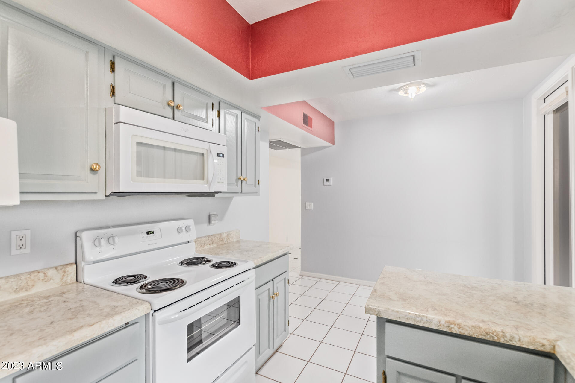 8101 N CENTRAL Avenue Unit: 3