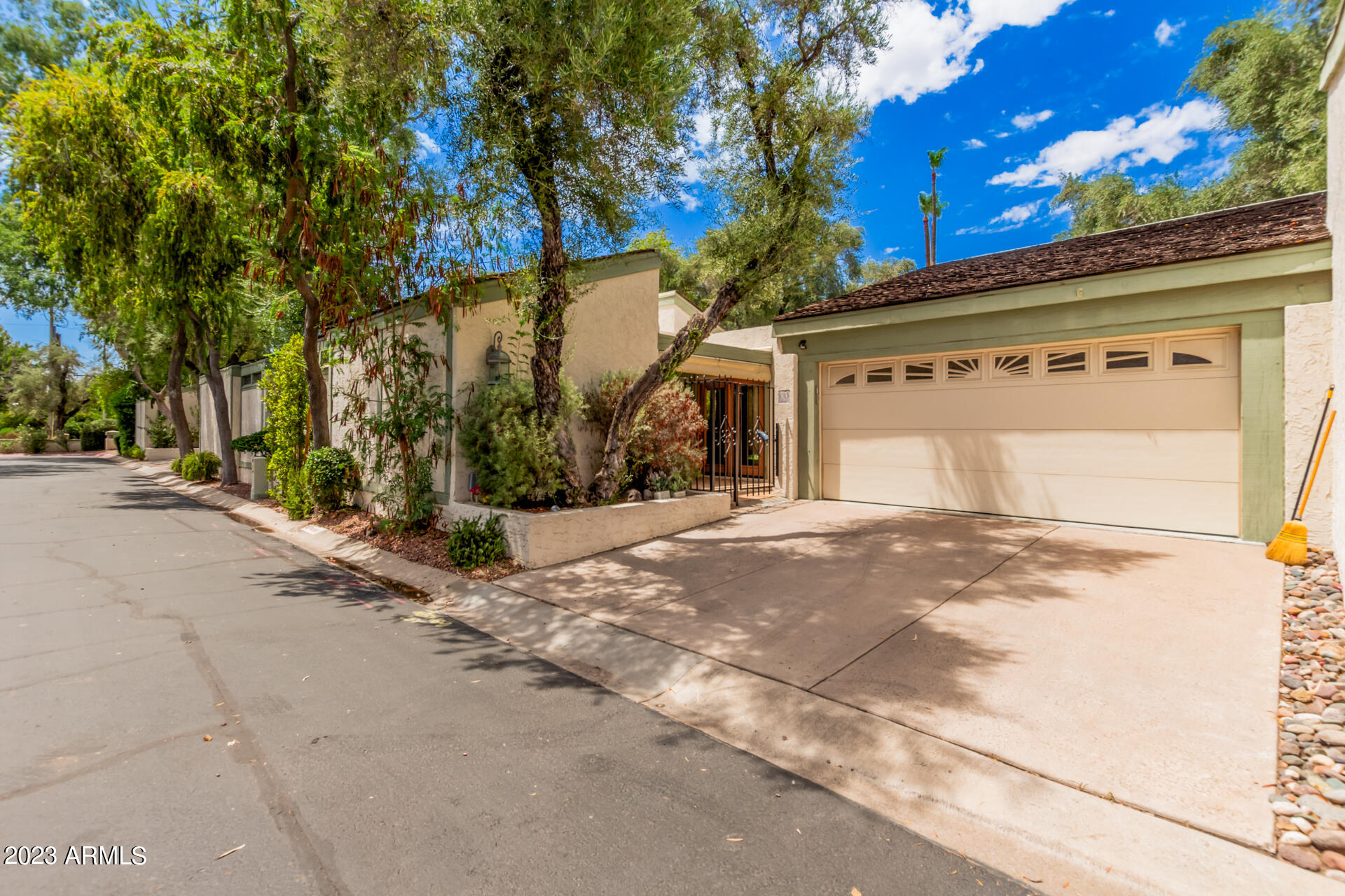 8101 N CENTRAL Avenue Unit: 3