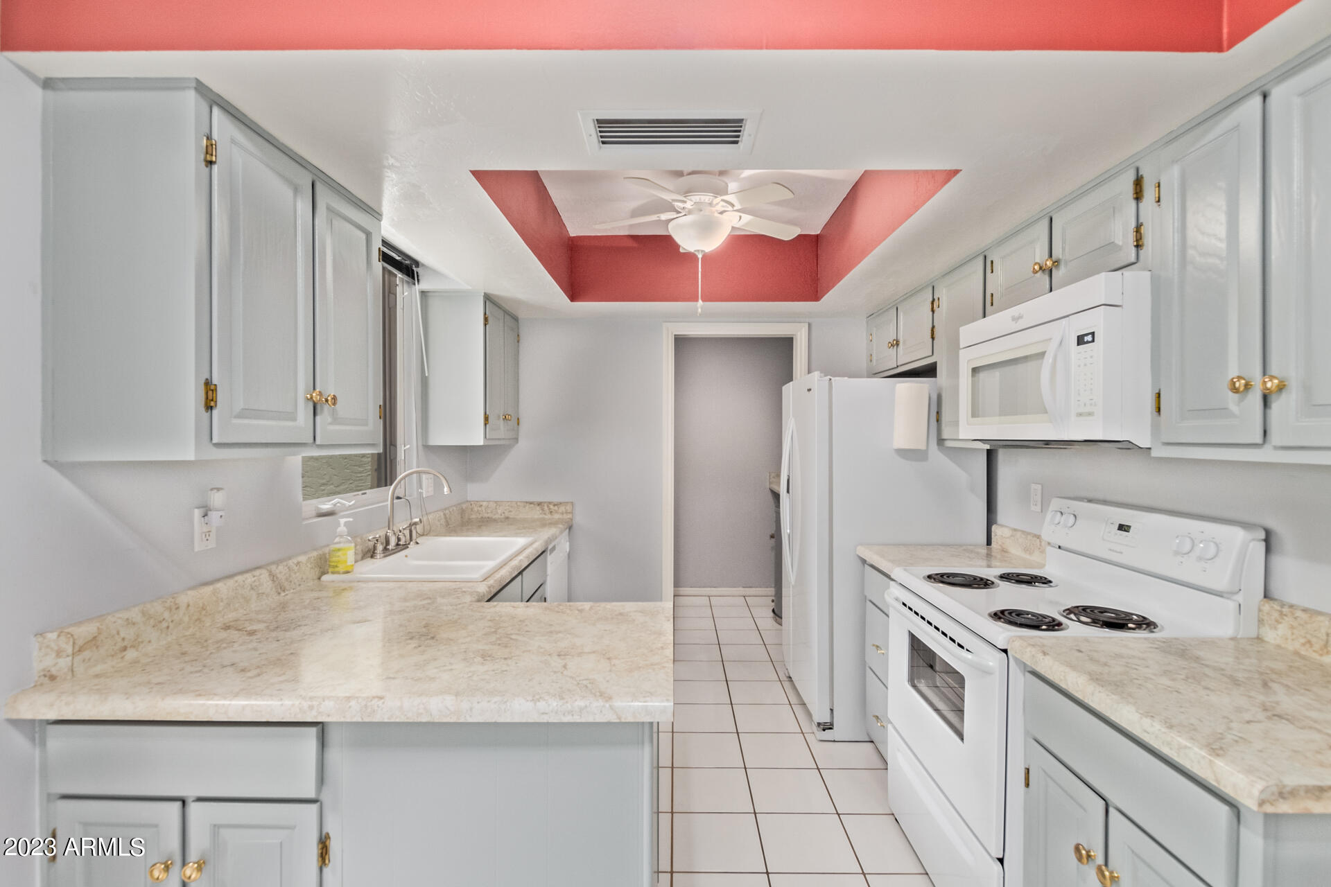 8101 N CENTRAL Avenue Unit: 3
