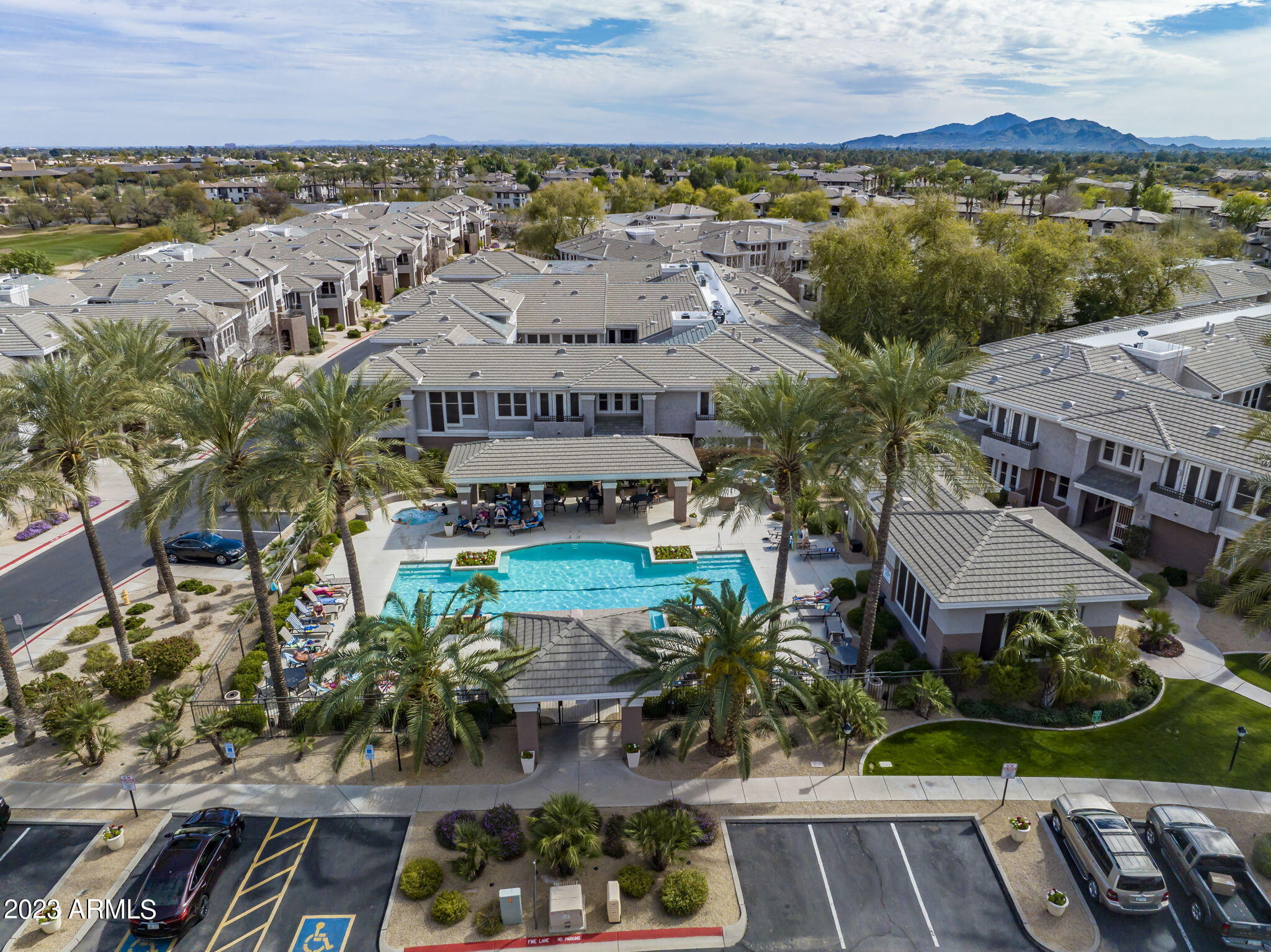 15221 N CLUBGATE Drive Unit: 1013