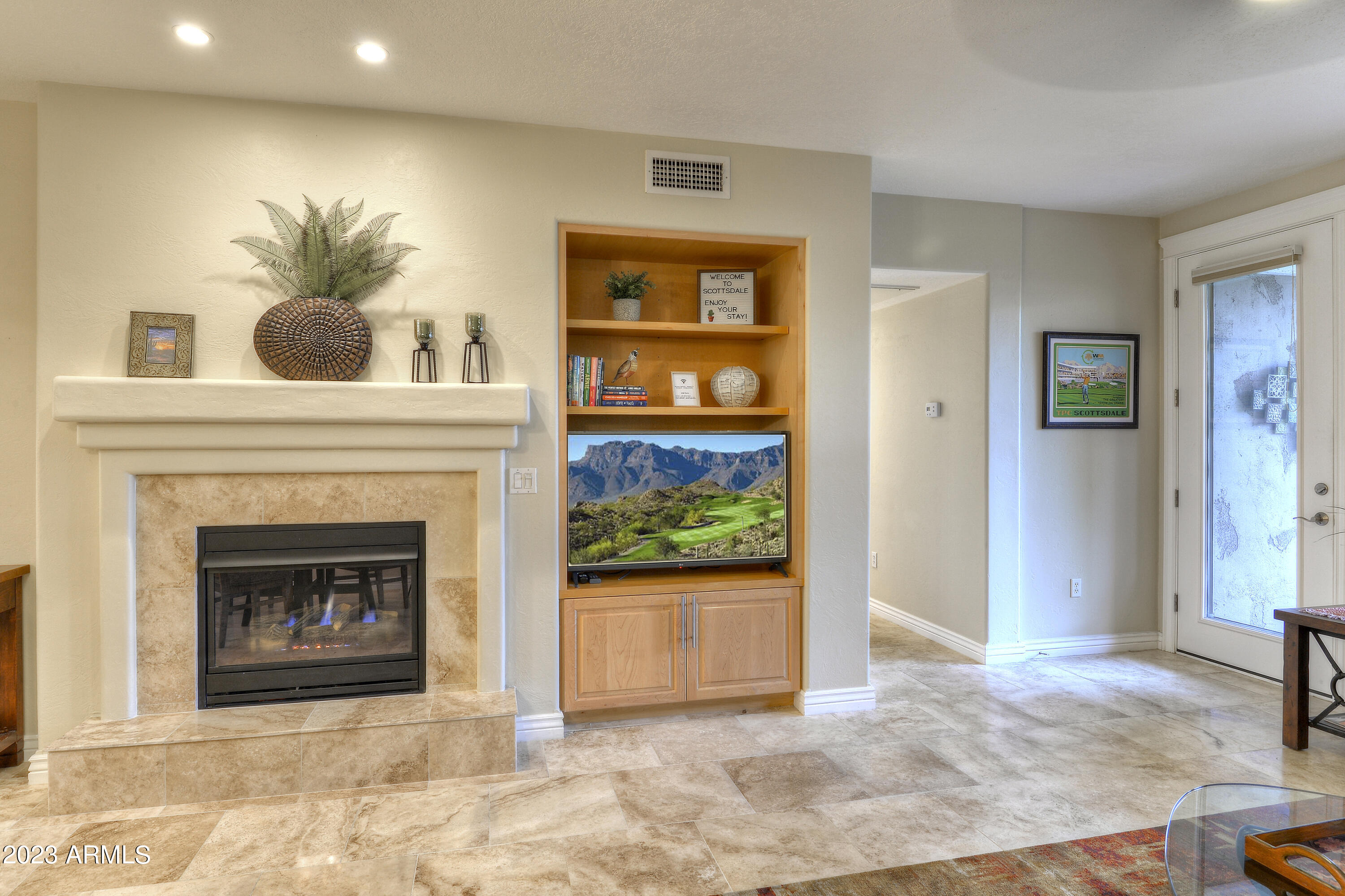 15221 N CLUBGATE Drive Unit: 1013