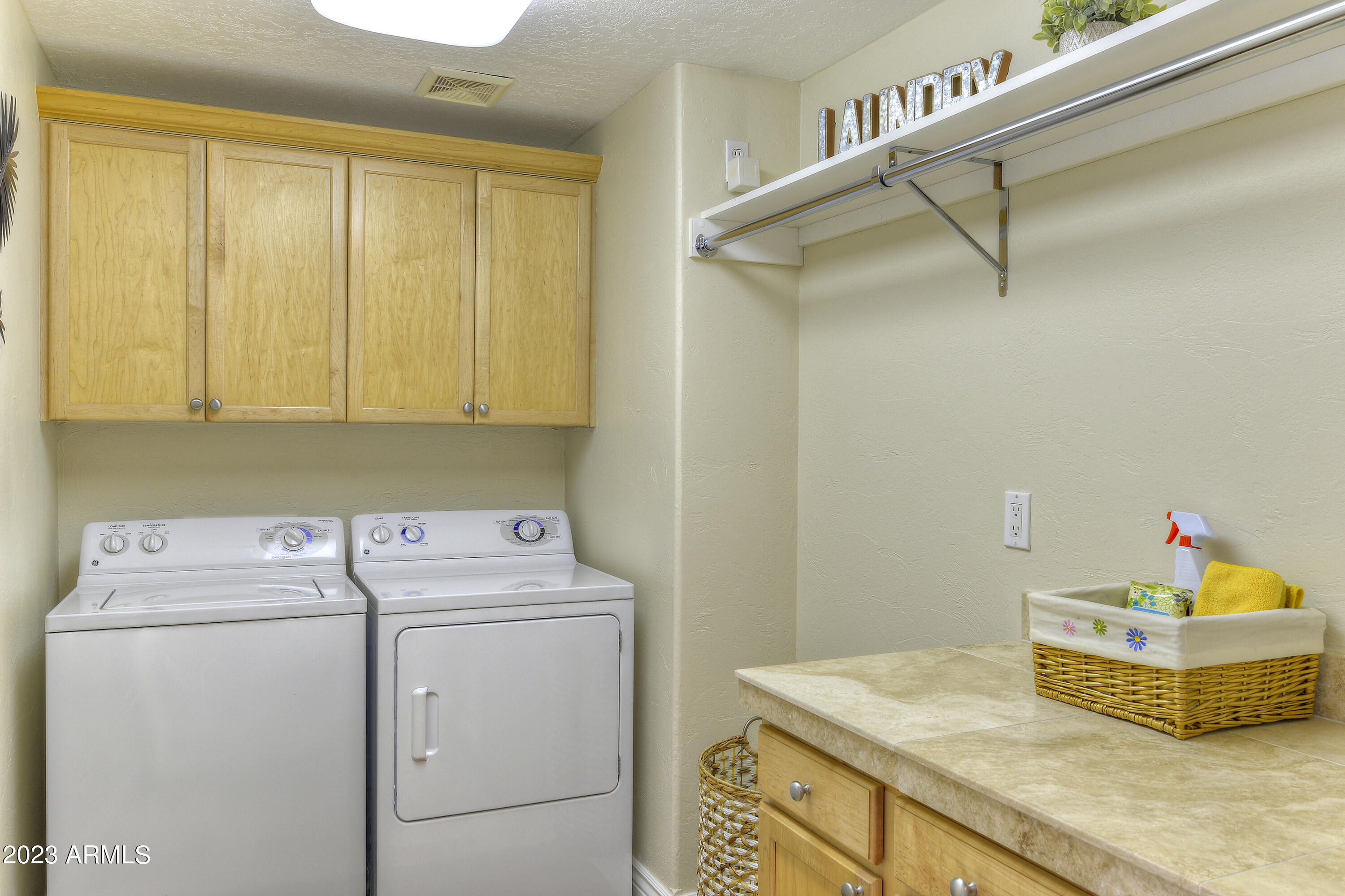 15221 N CLUBGATE Drive Unit: 1013