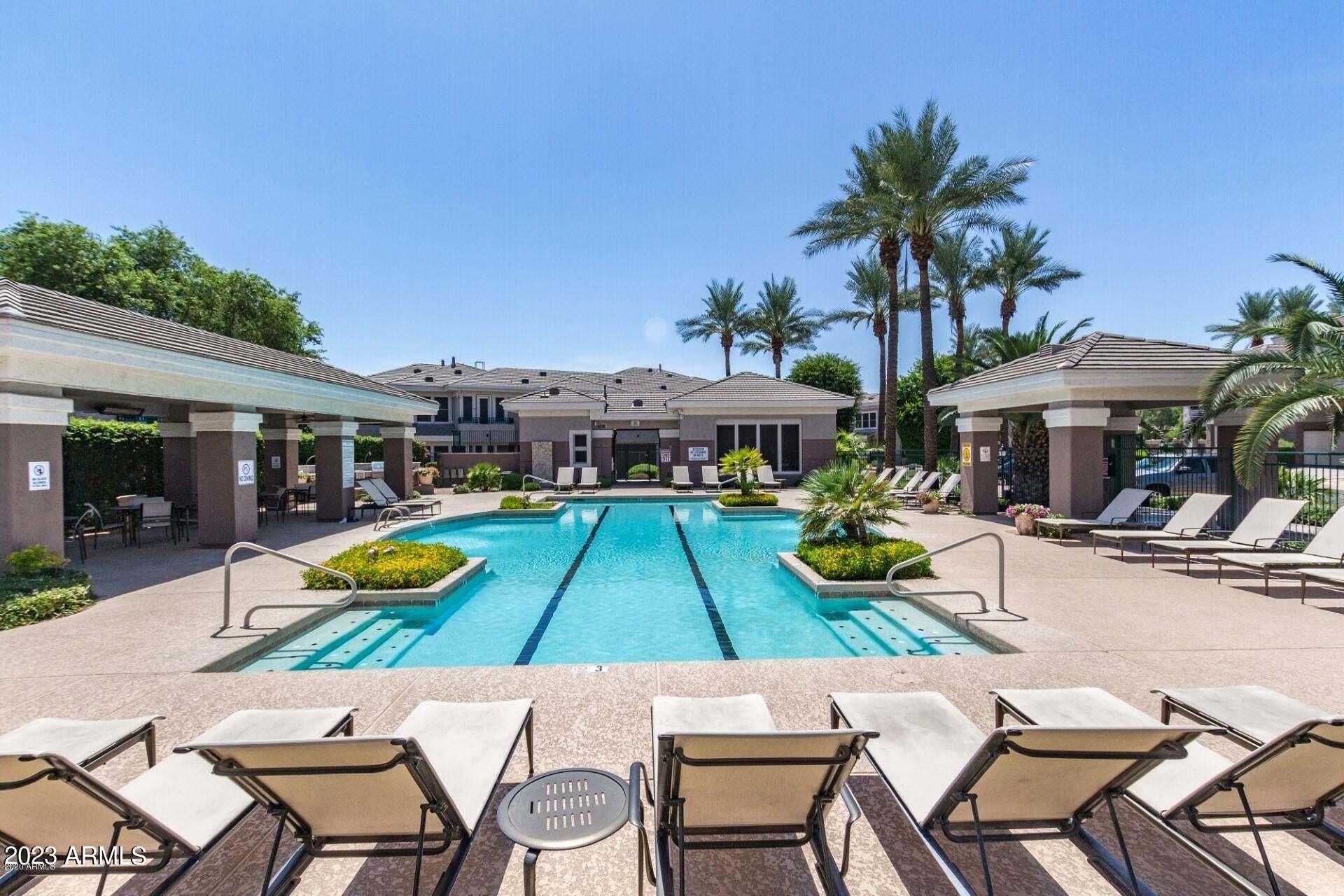 15221 N CLUBGATE Drive Unit: 1013