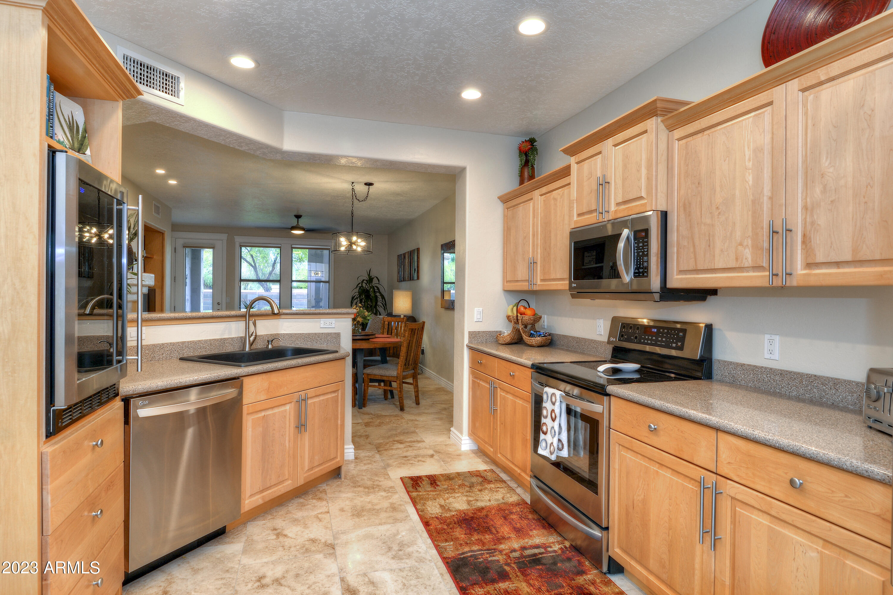15221 N CLUBGATE Drive Unit: 1013