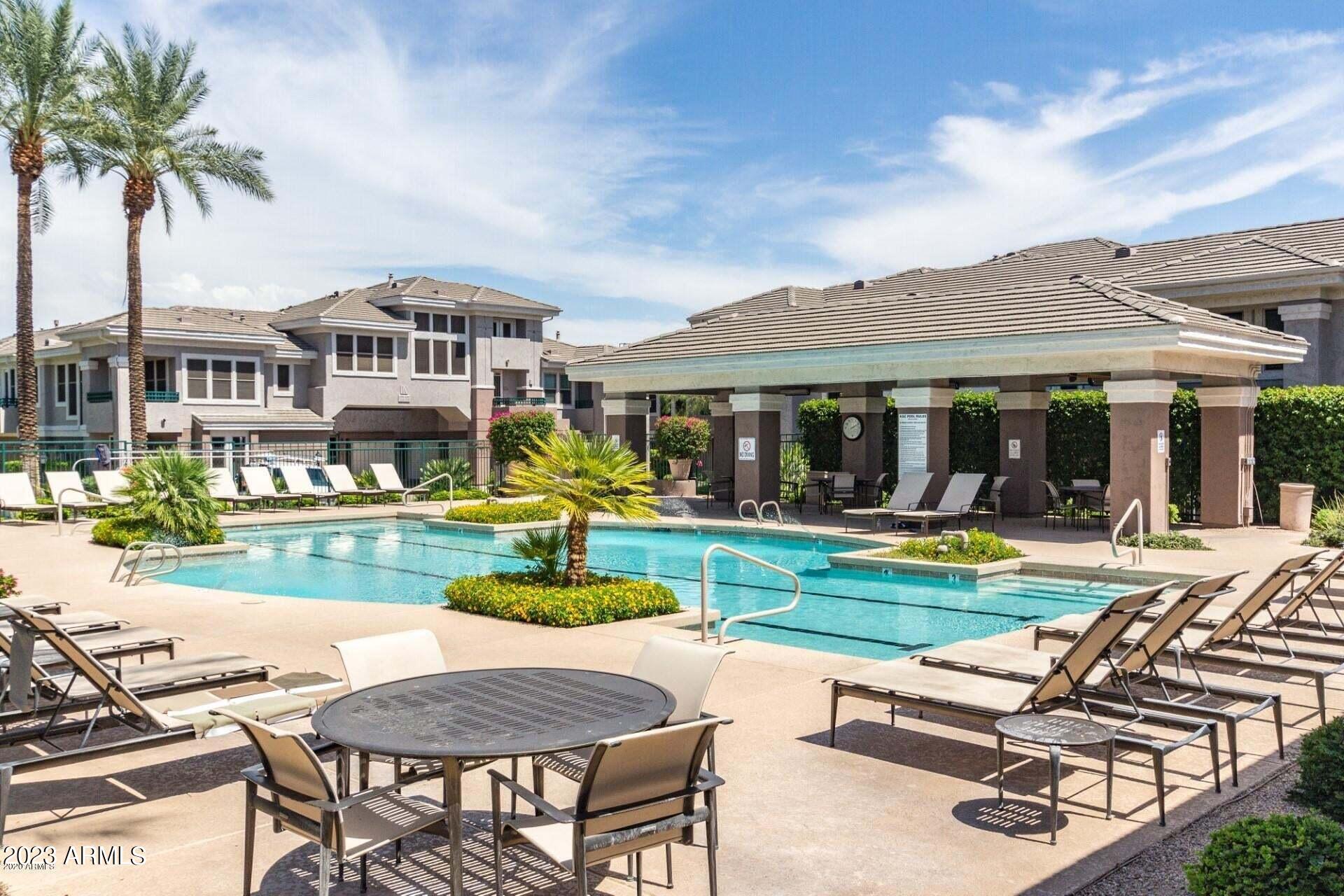 15221 N CLUBGATE Drive Unit: 1013