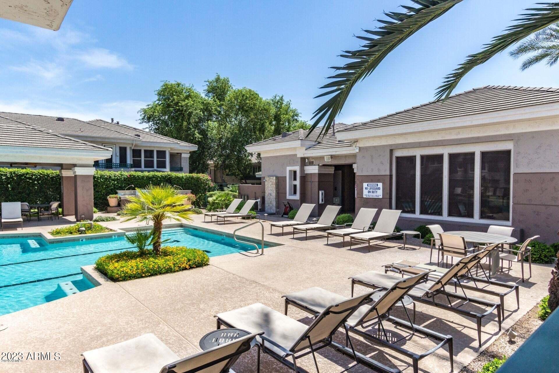 15221 N CLUBGATE Drive Unit: 1013