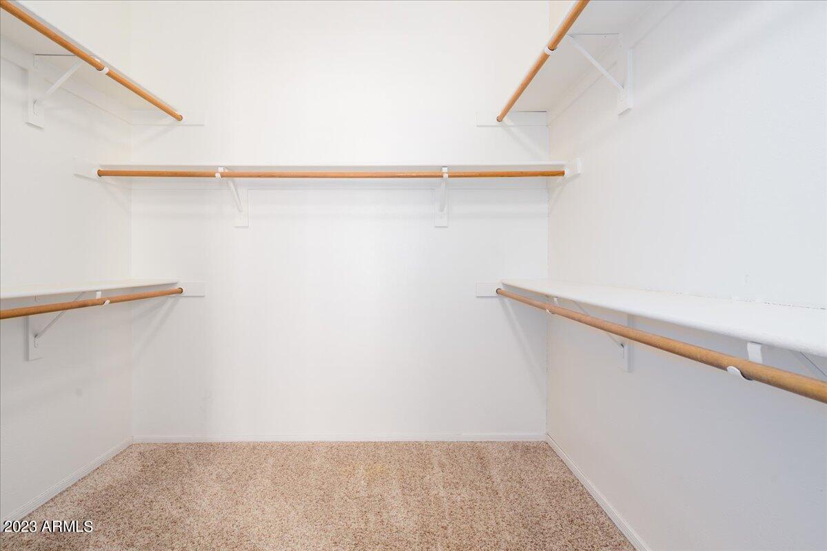 1224 E TRADEWIND Drive