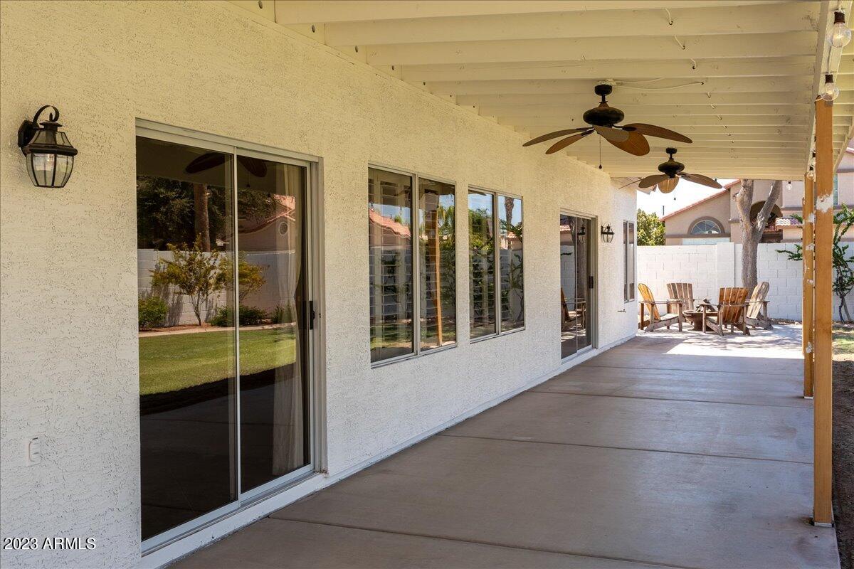 1224 E TRADEWIND Drive