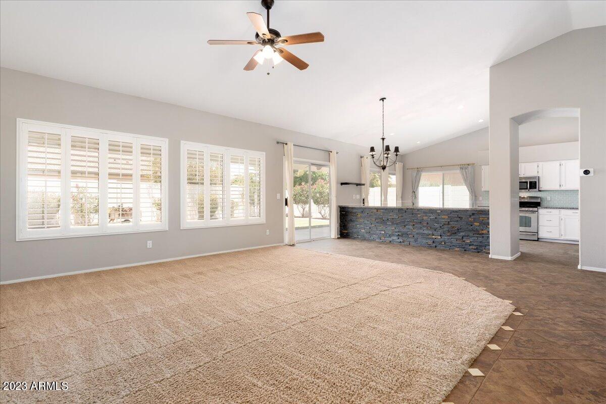 1224 E TRADEWIND Drive