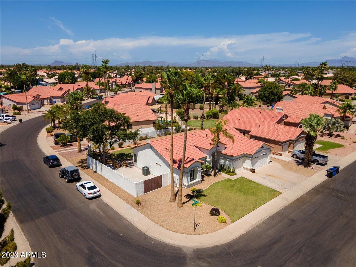 1224 E TRADEWIND Drive